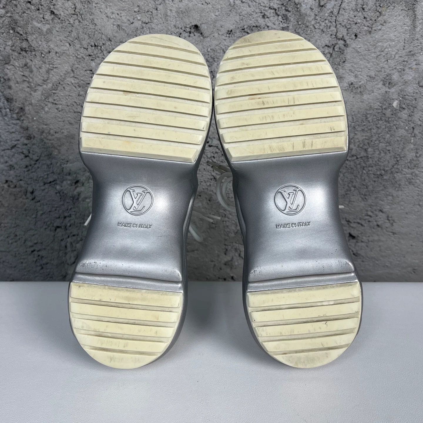 Louis Vuitton Louis Vuitton Silver Archlight Sneakers Size 36 Size US 6 / IT 36 - 9 Thumbnail
