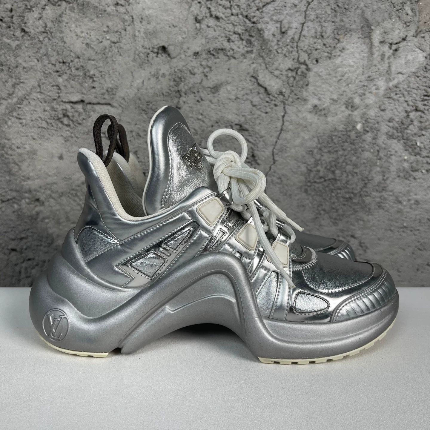 Louis Vuitton Louis Vuitton Silver Archlight Sneakers Size 36 Size US 6 / IT 36 - 3 Thumbnail