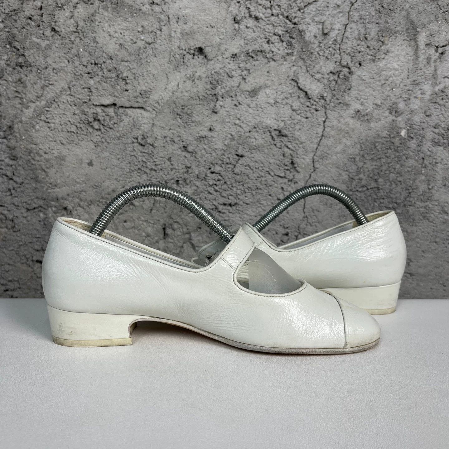 Chanel Chanel White Mary Jane Flats Size 37 Size US 7 / IT 37 - 6 Thumbnail