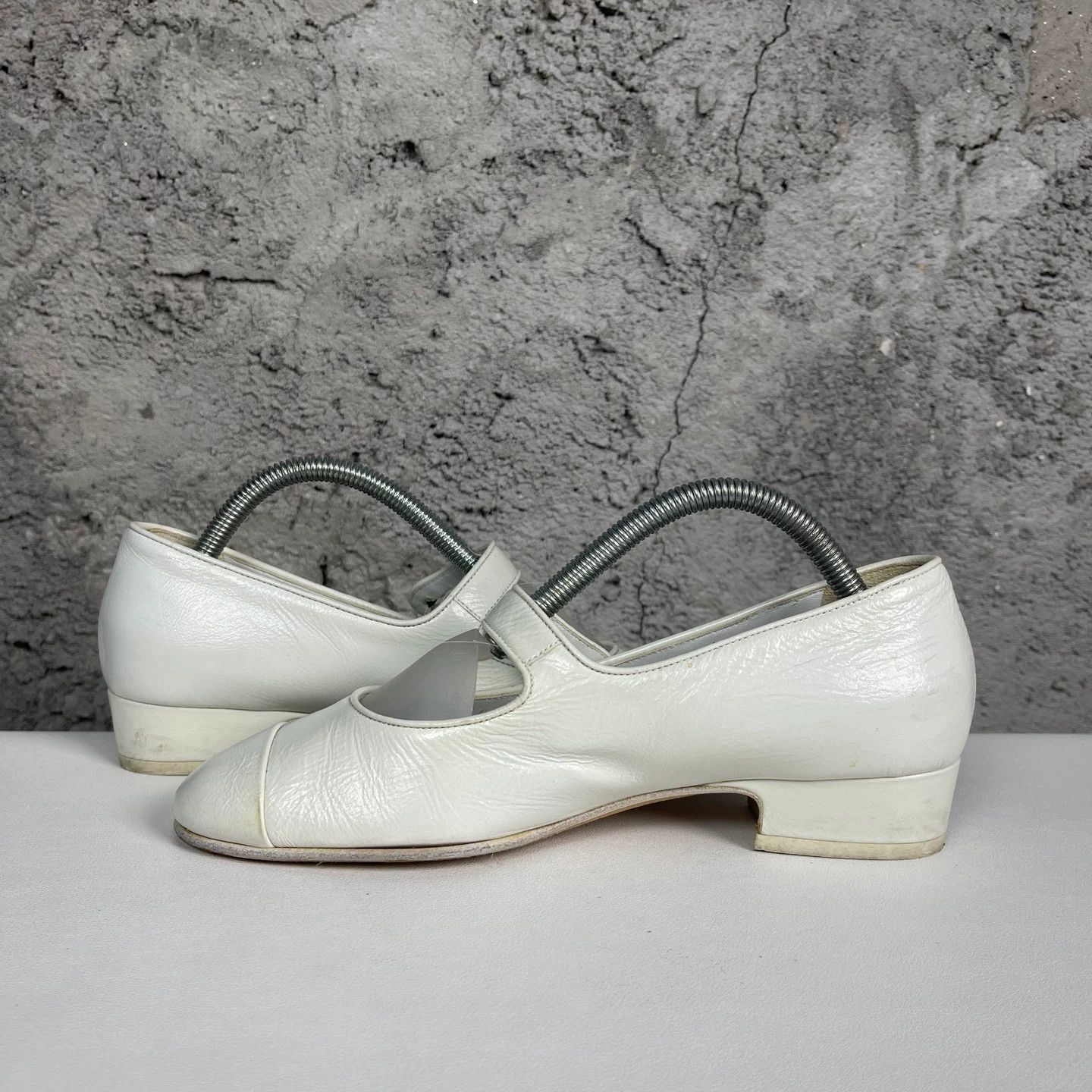 Chanel Chanel White Mary Jane Flats Size 37 Size US 7 / IT 37 - 7 Thumbnail