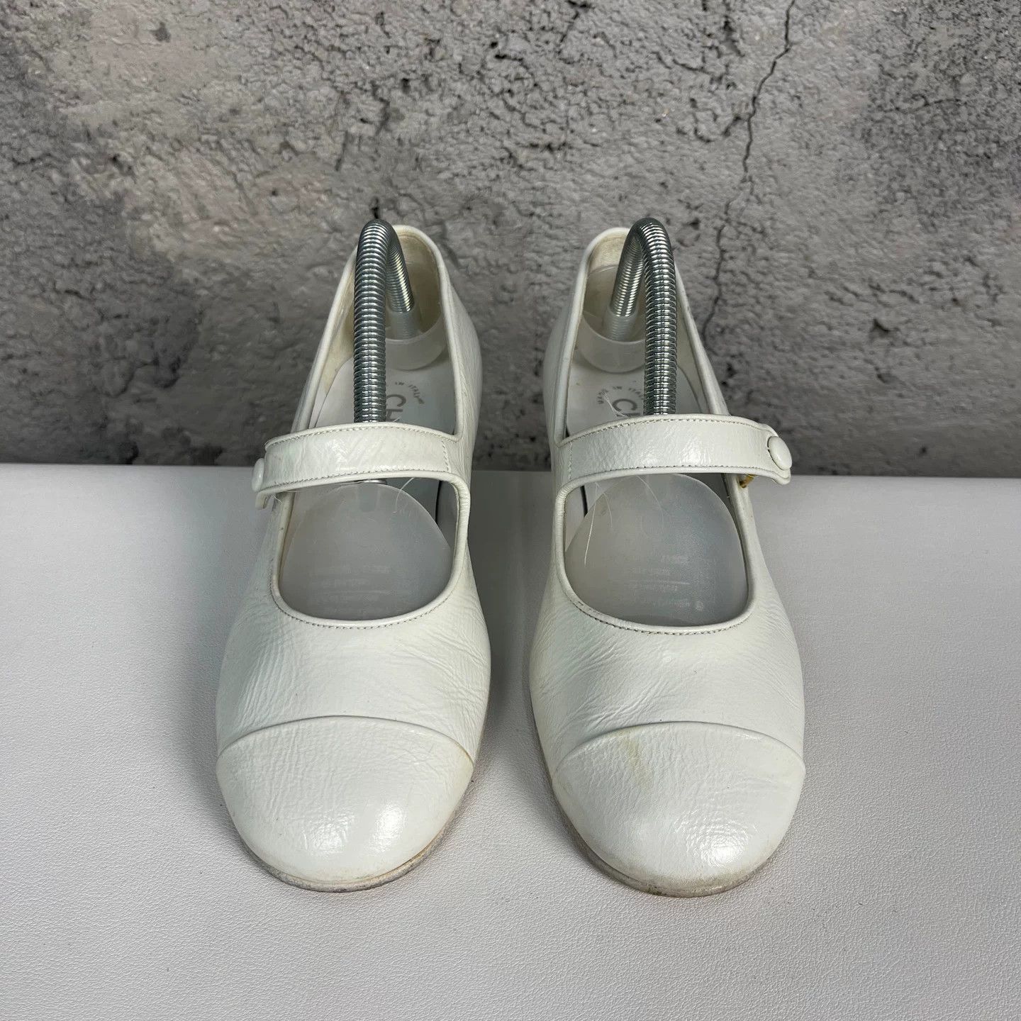 Chanel Chanel White Mary Jane Flats Size 37 Size US 7 / IT 37 - 8 Thumbnail