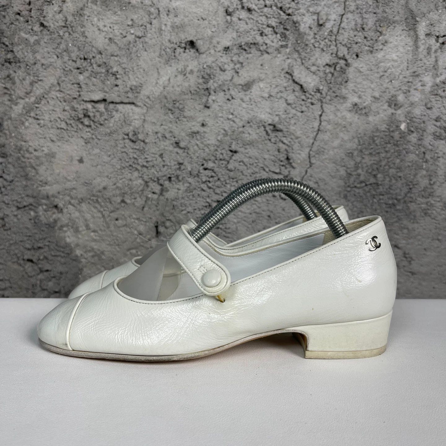Chanel Chanel White Mary Jane Flats Size 37 Size US 7 / IT 37 - 4 Thumbnail
