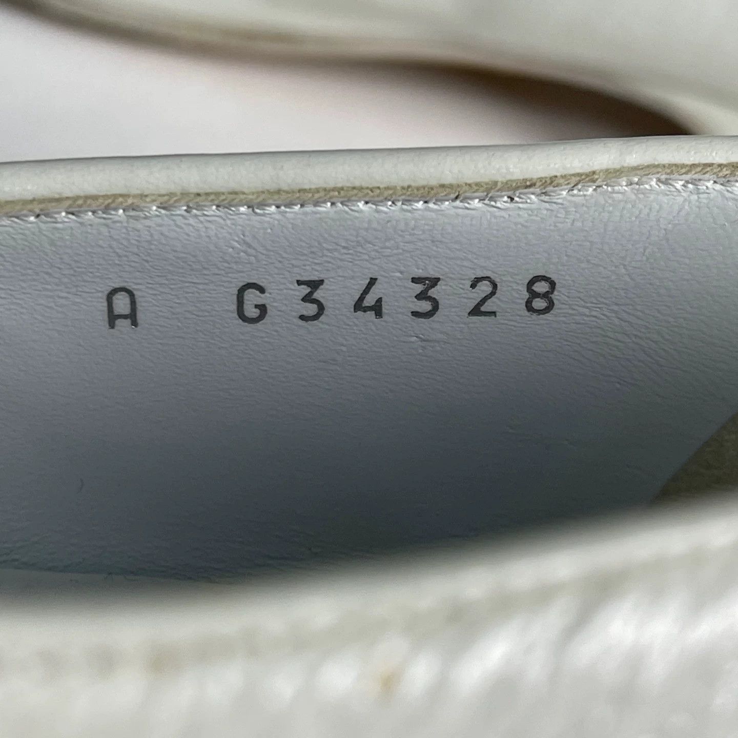 Chanel Chanel White Mary Jane Flats Size 37 Size US 7 / IT 37 - 10 Thumbnail