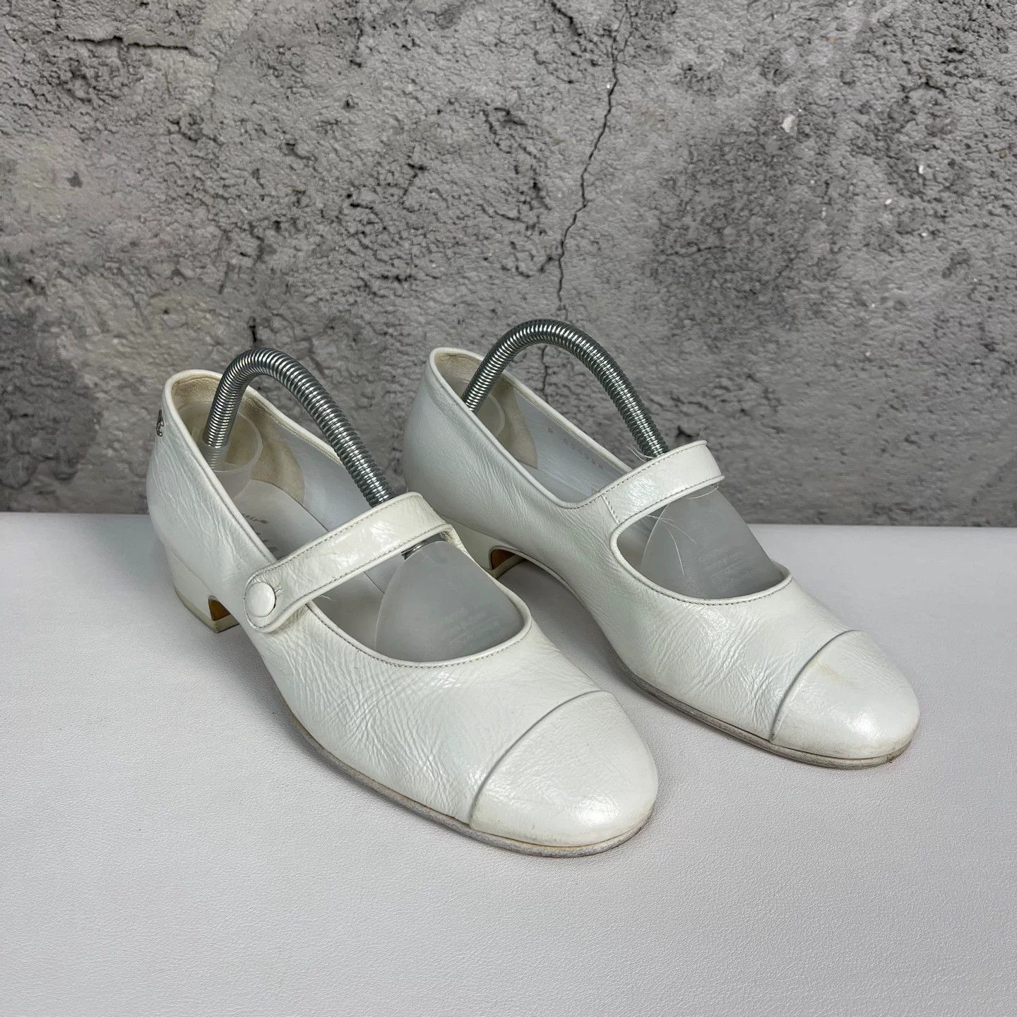 Chanel Chanel White Mary Jane Flats Size 37 Size US 7 / IT 37 - 2 Thumbnail