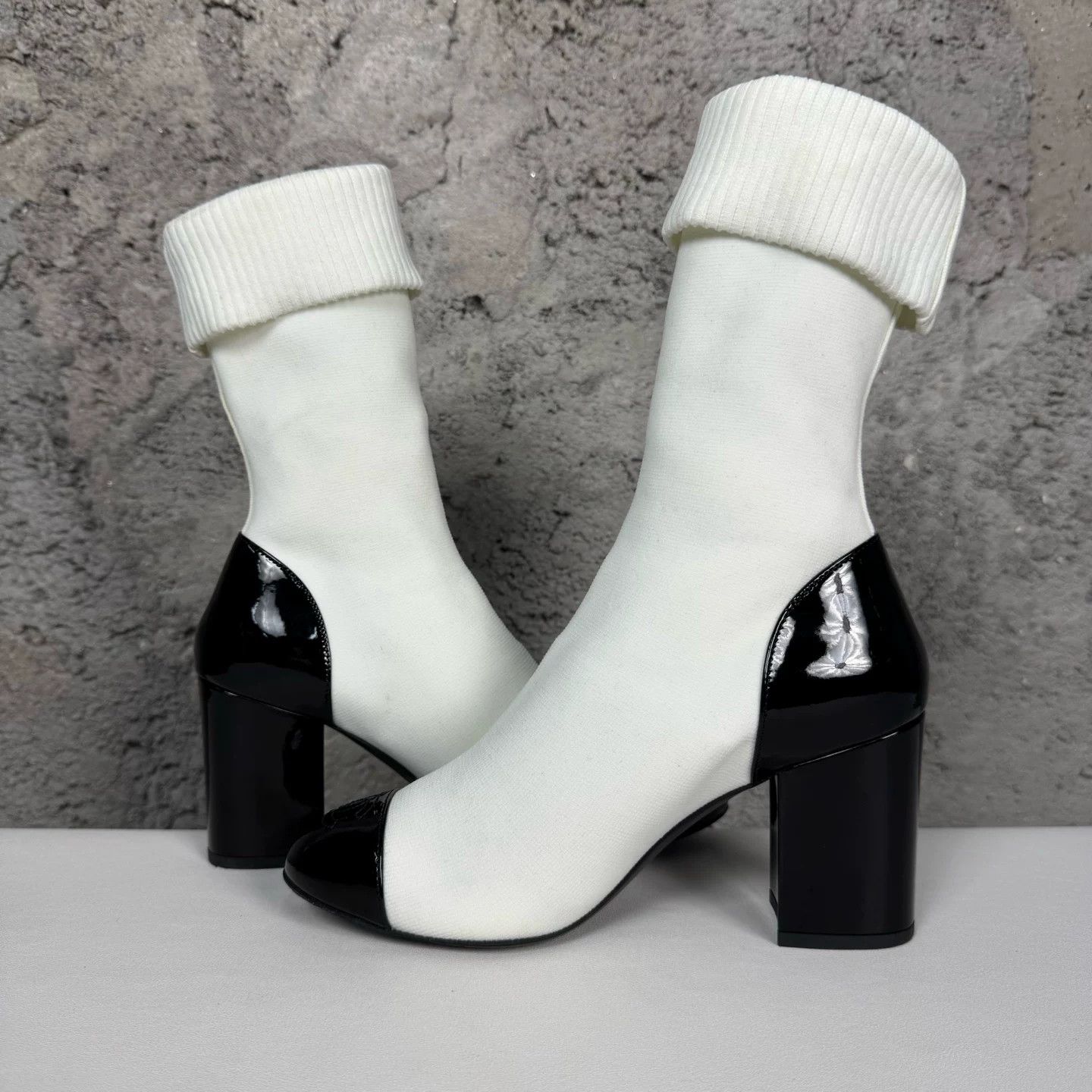Chanel Chanel Two-Tone Knit Sock Boots Size 36.5 Size US 6.5 / IT 36.5 - 7 Thumbnail