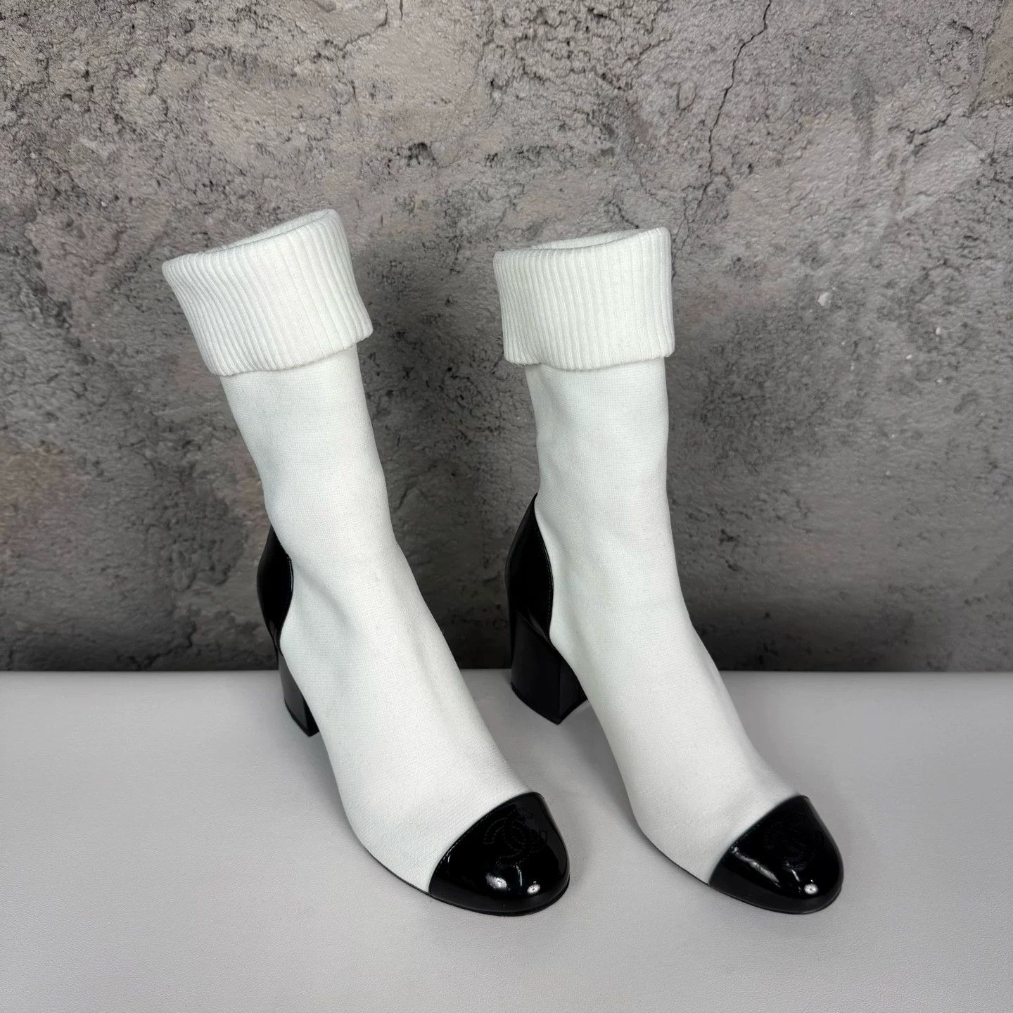 Chanel Chanel Two-Tone Knit Sock Boots Size 36.5 Size US 6.5 / IT 36.5 - 2 Thumbnail