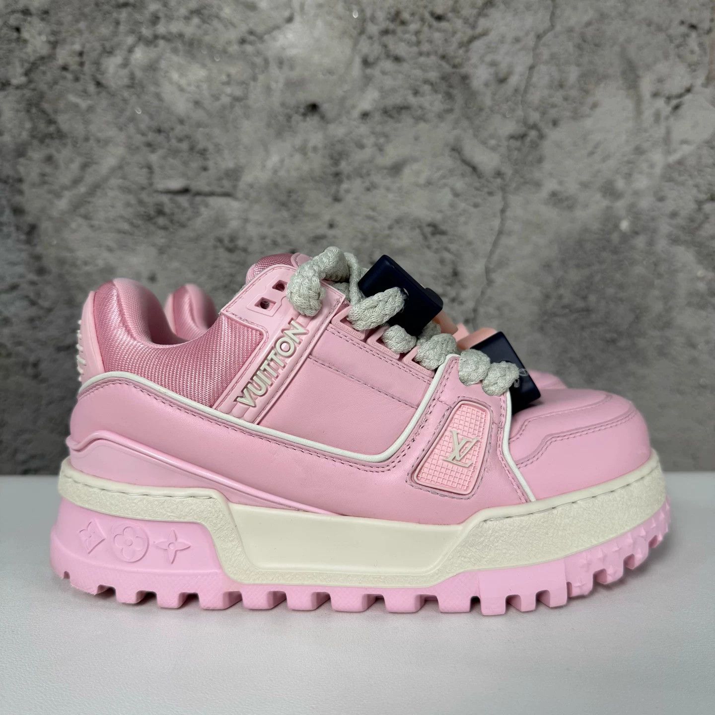 Louis Vuitton Louis Vuitton Pink Platform Low-Top Sneakers Size 35 Size US 5 / IT 35 - 3 Thumbnail
