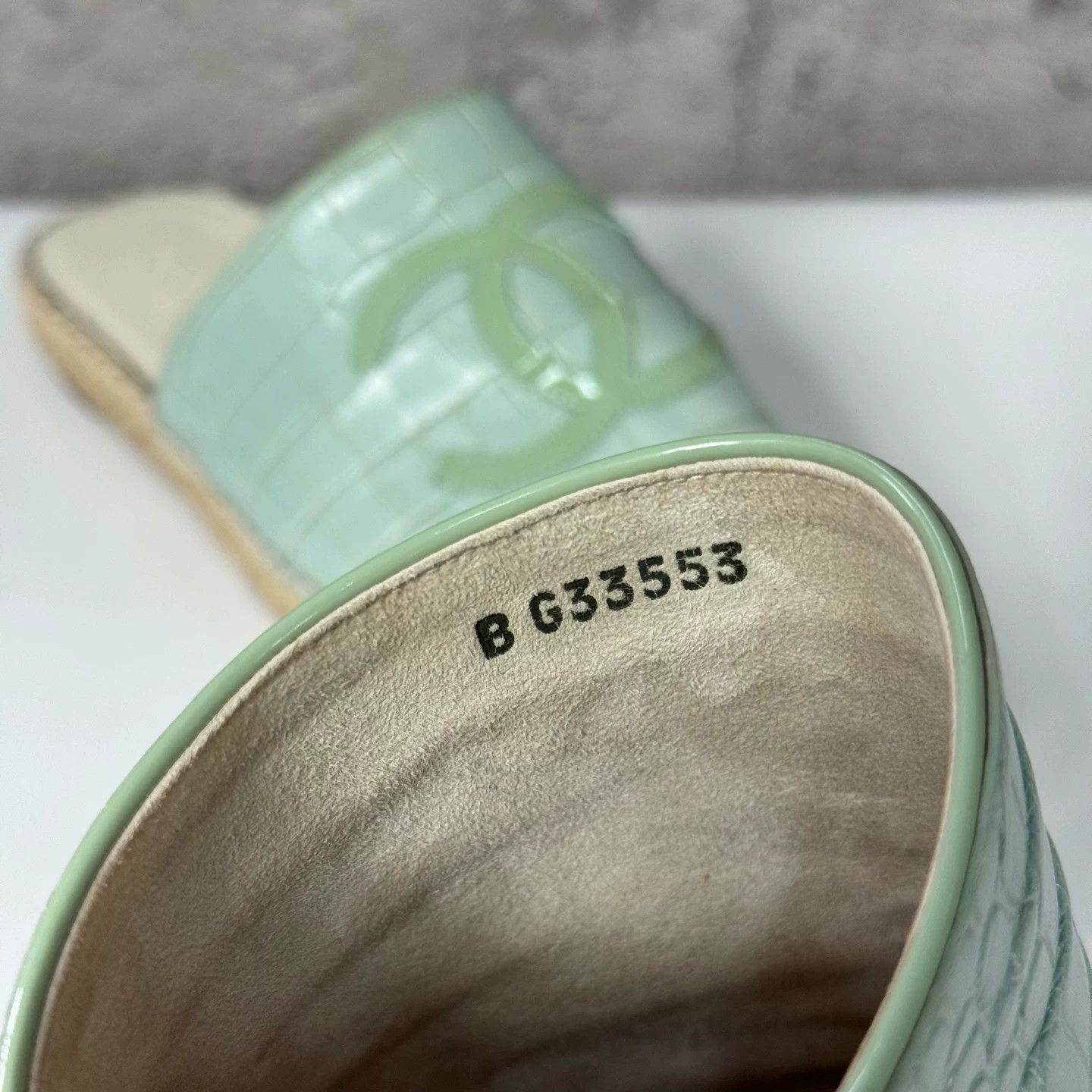 Chanel Chanel Croc Embossed Mules Size 39 Size US 8 / IT 38 - 10 Thumbnail