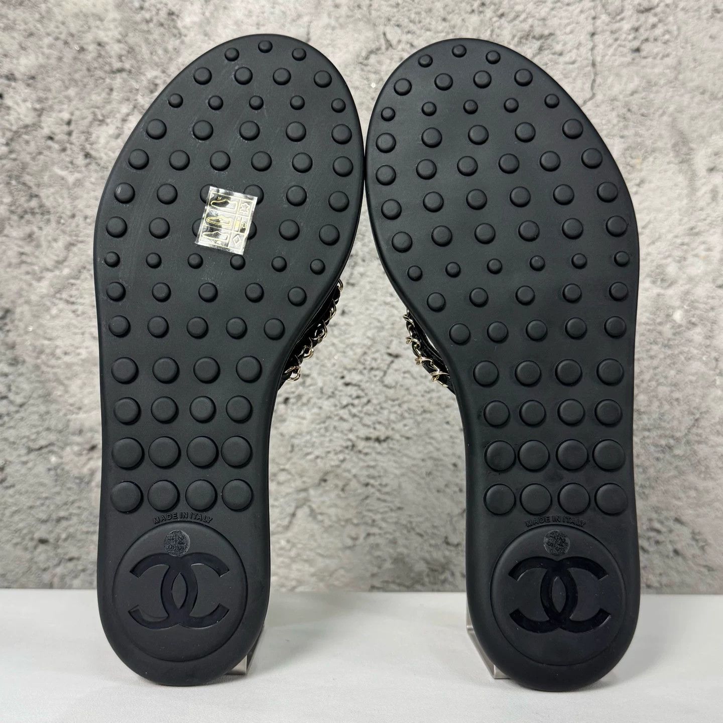Chanel Chanel Chain Detail Thong Sandals Size 39 Size US 9 / IT 39 - 9 Thumbnail
