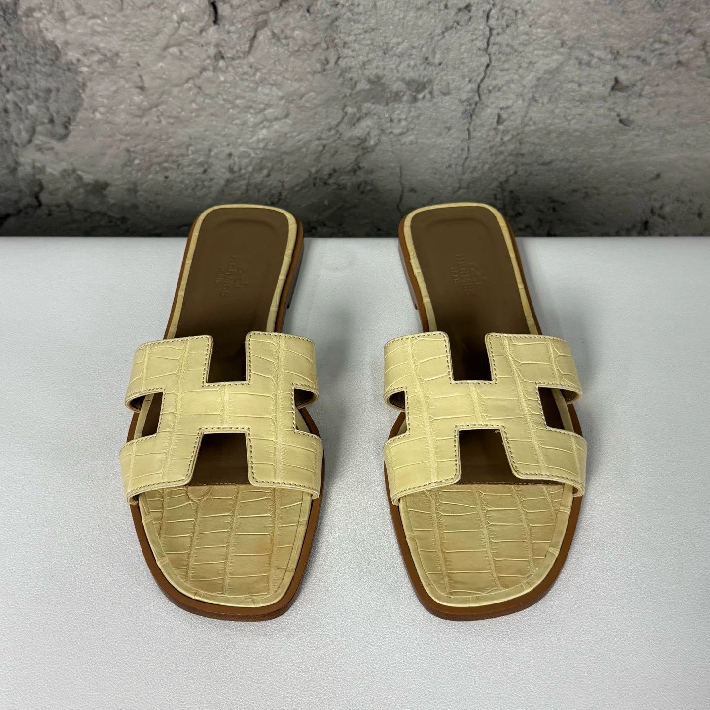 Hermes Hermes Oran Sandals Size 38 Size US 8 / IT 38 - 8 Thumbnail