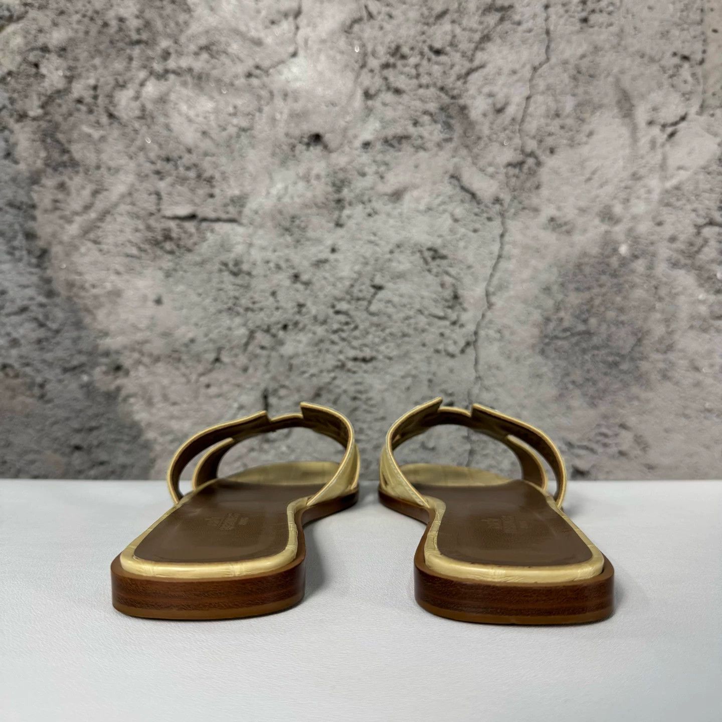 Hermes Hermes Oran Sandals Size 38 Size US 8 / IT 38 - 5 Thumbnail