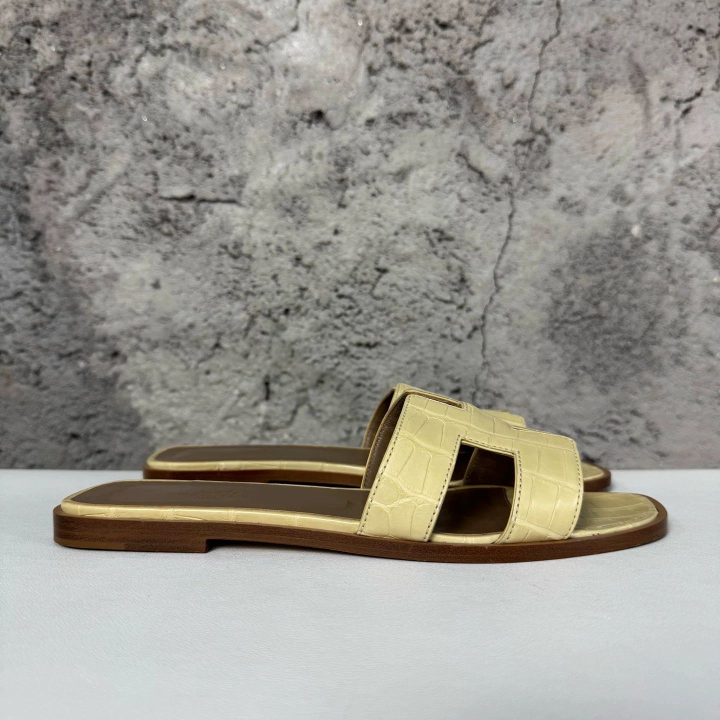Hermes Hermes Oran Sandals Size 38 Size US 8 / IT 38 - 3 Thumbnail