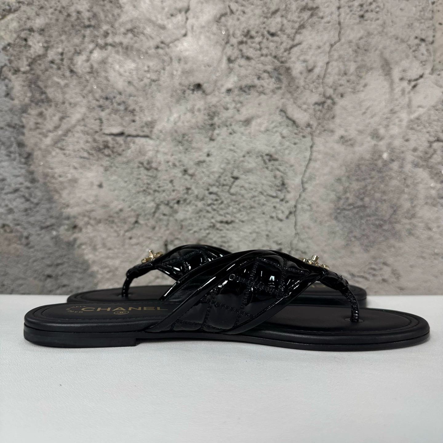 Chanel Chanel Quilted CC Logo Sandals Size 38.5 Size US 8.5 / IT 38.5 - 6 Thumbnail