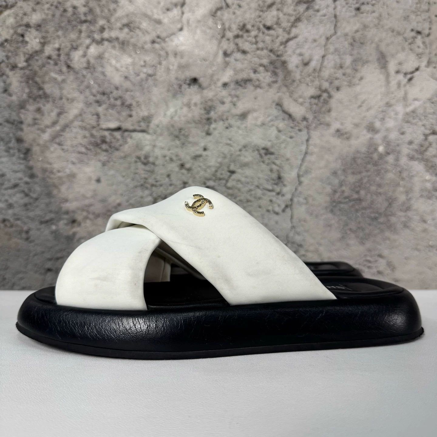 Chanel Chanel Cross Strap Sandals Size 38 Size US 8 / IT 38 - 4 Thumbnail