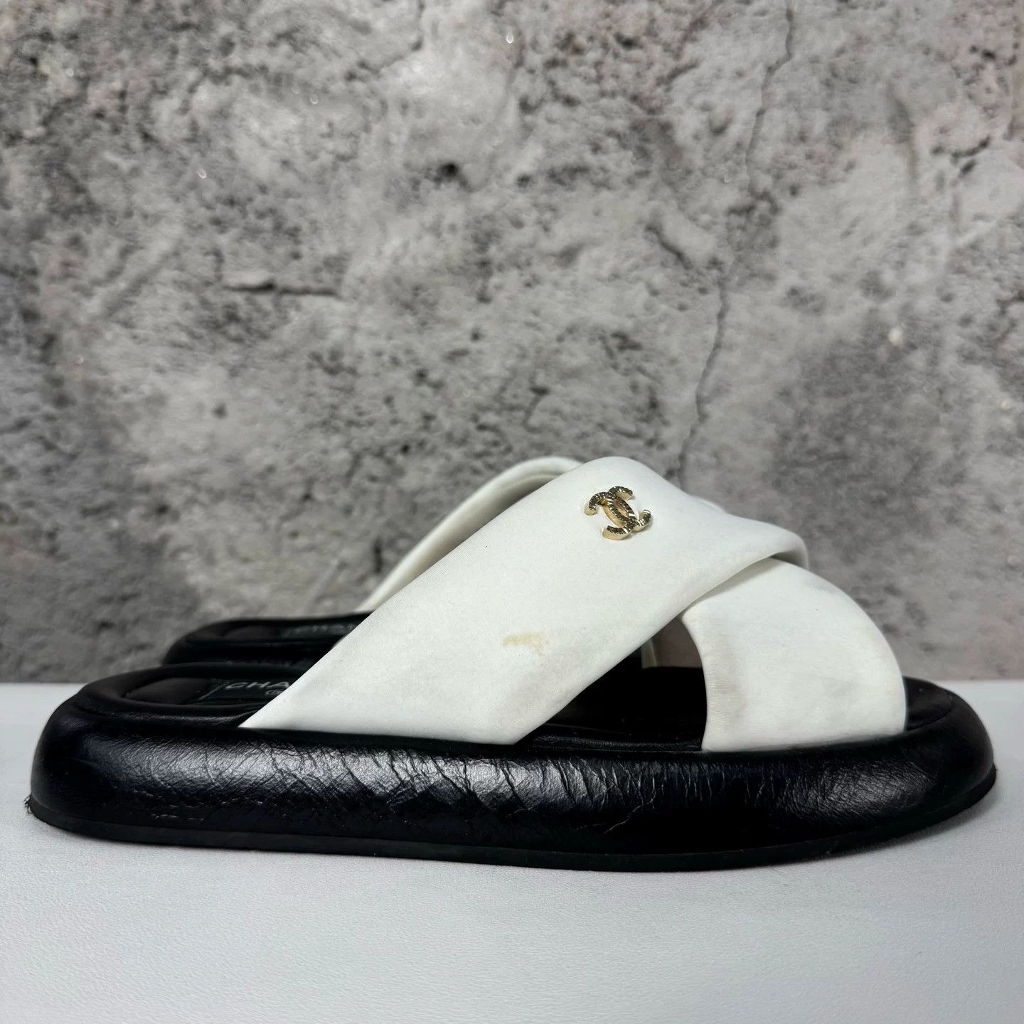 Chanel Chanel Cross Strap Sandals Size 38 Size US 8 / IT 38 - 3 Thumbnail