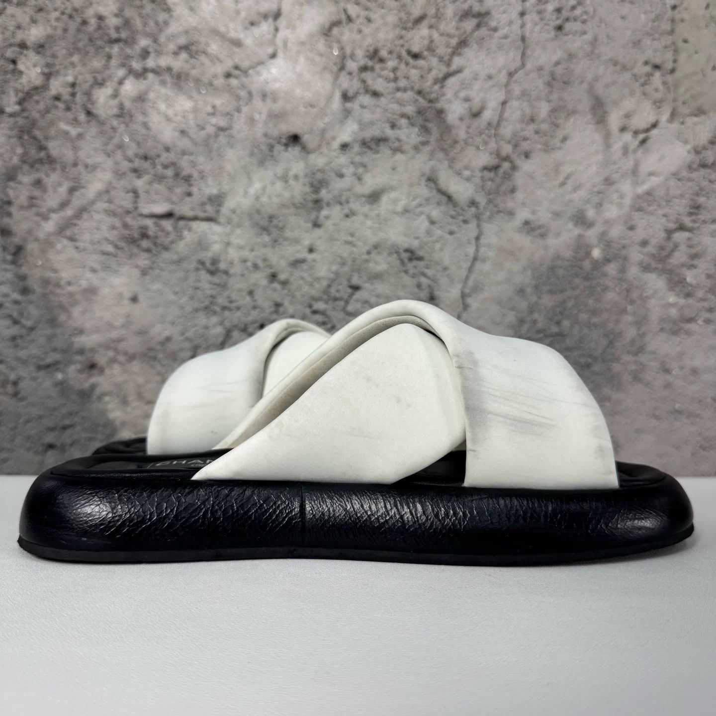 Chanel Chanel Cross Strap Sandals Size 38 Size US 8 / IT 38 - 6 Thumbnail