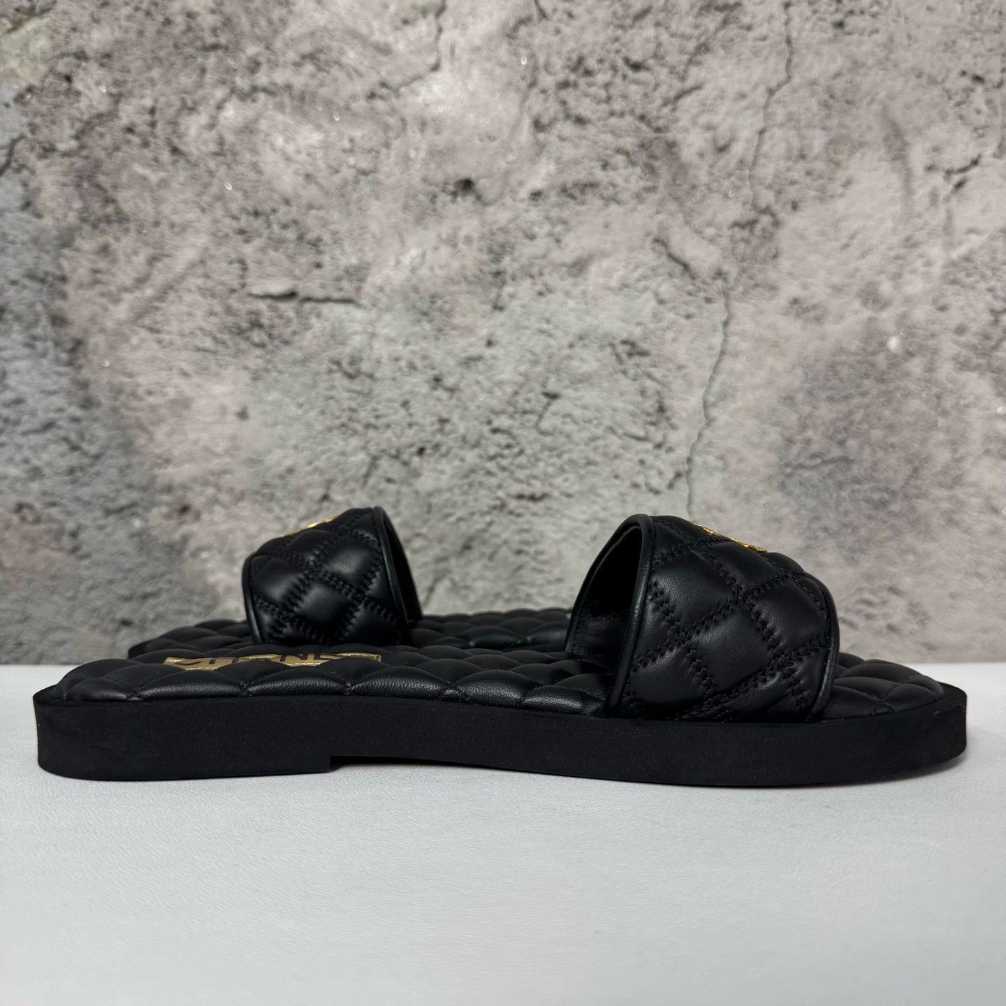 Chanel Chanel Quilted CC Logo Sandals Size 39 Size US 9 / IT 39 - 6 Thumbnail