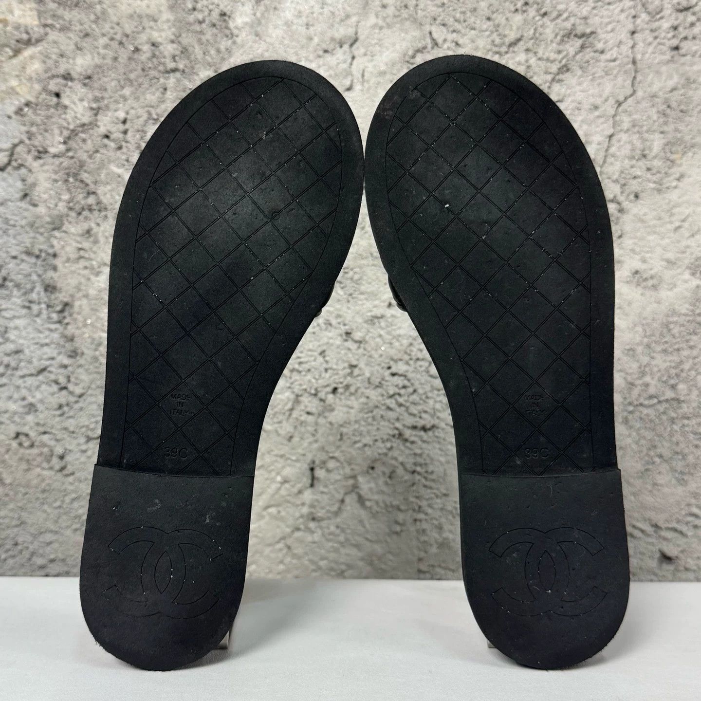 Chanel Chanel Quilted CC Logo Sandals Size 39 Size US 9 / IT 39 - 9 Thumbnail