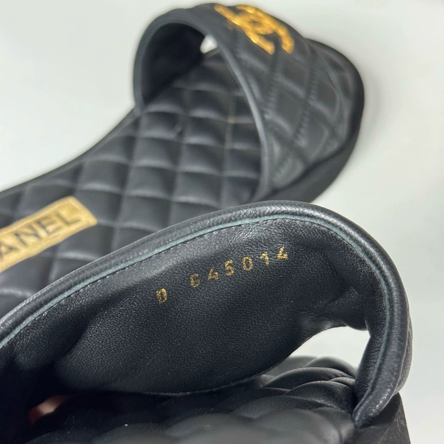 Chanel Chanel Quilted CC Logo Sandals Size 39 Size US 9 / IT 39 - 10 Thumbnail