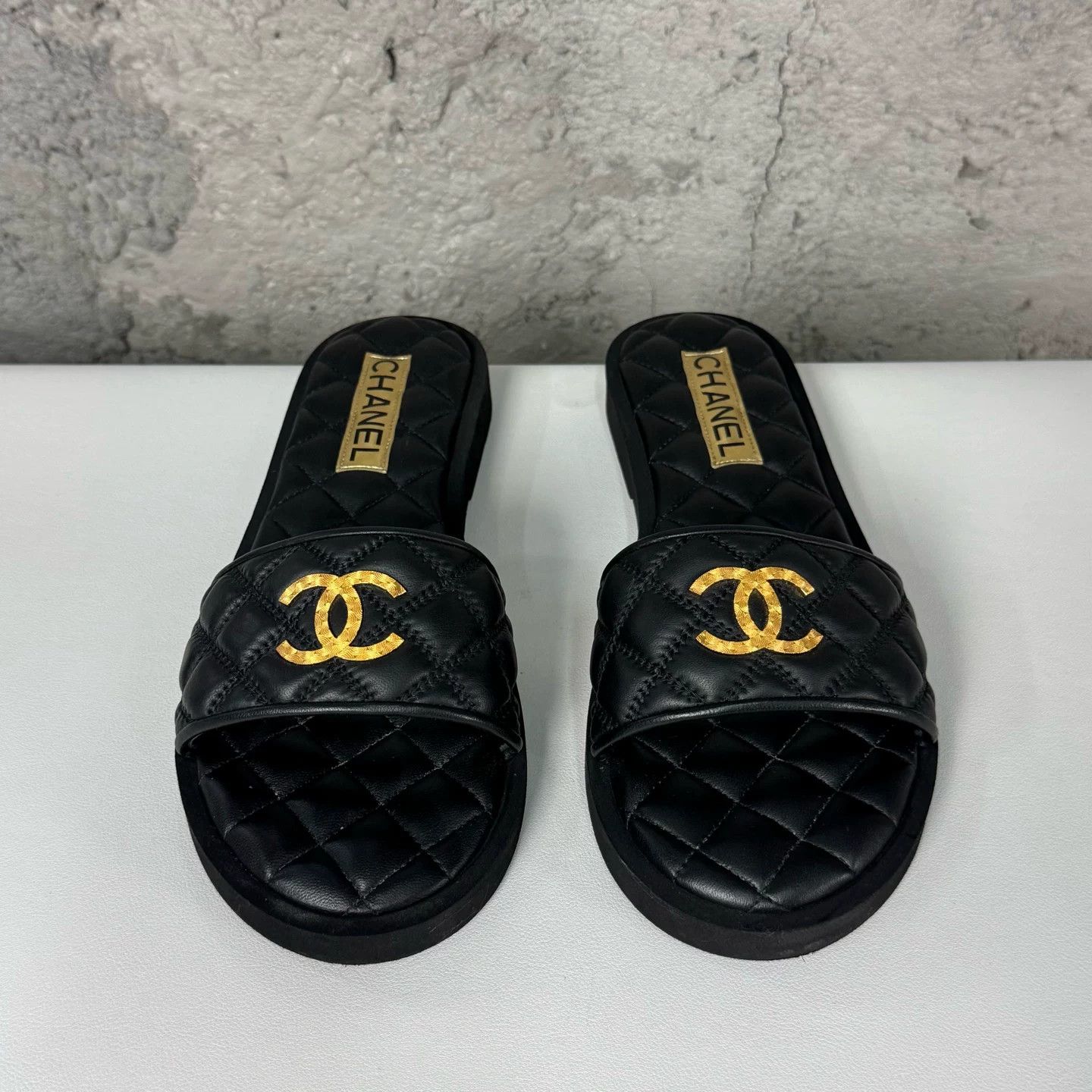 Chanel Chanel Quilted CC Logo Sandals Size 39 Size US 9 / IT 39 - 8 Thumbnail