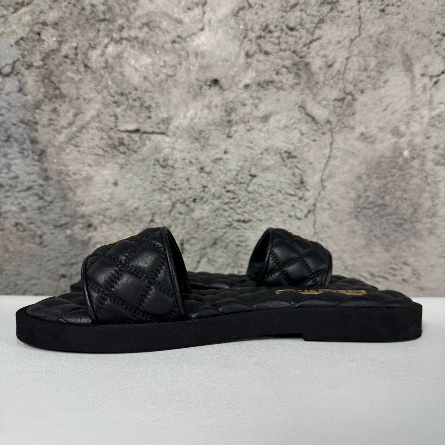 Chanel Chanel Quilted CC Logo Sandals Size 39 Size US 9 / IT 39 - 7 Thumbnail