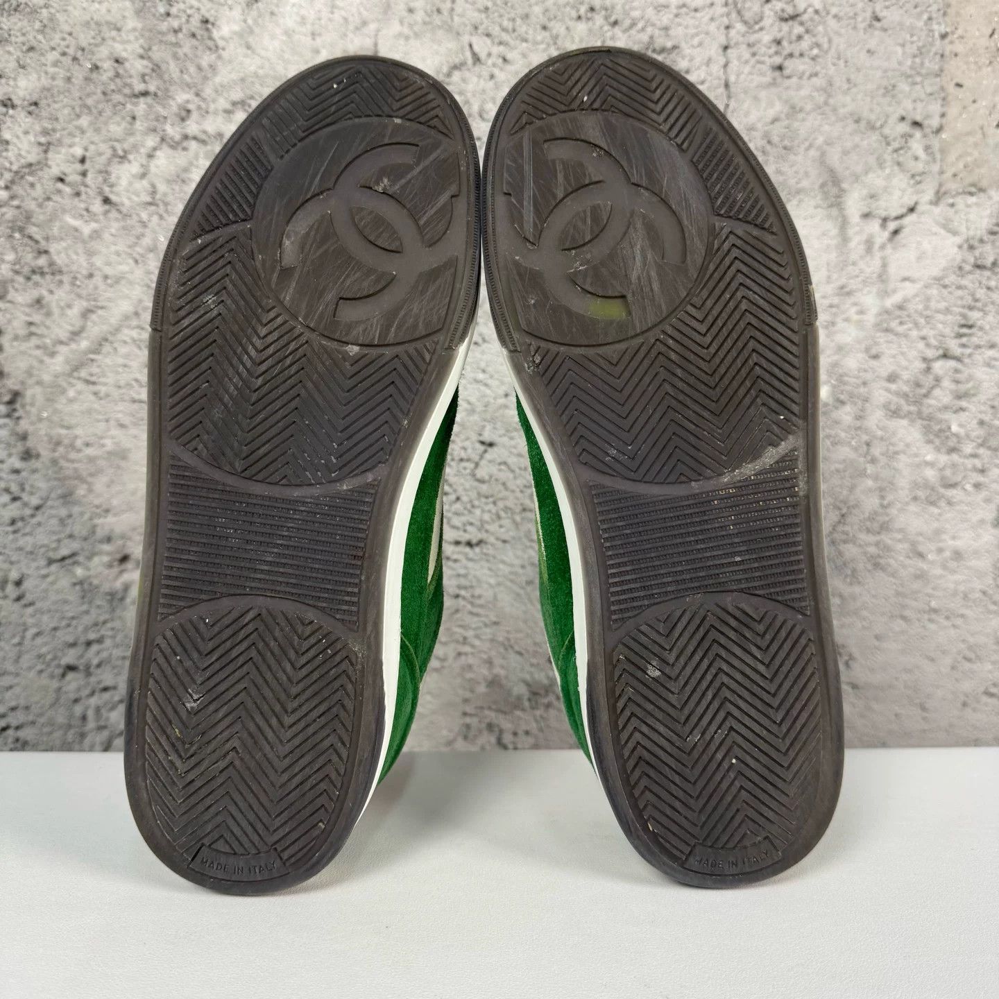 Chanel Chanel Green Suede Low-Top Sneakers Size 41 Size US 11 / IT 41 - 9 Thumbnail