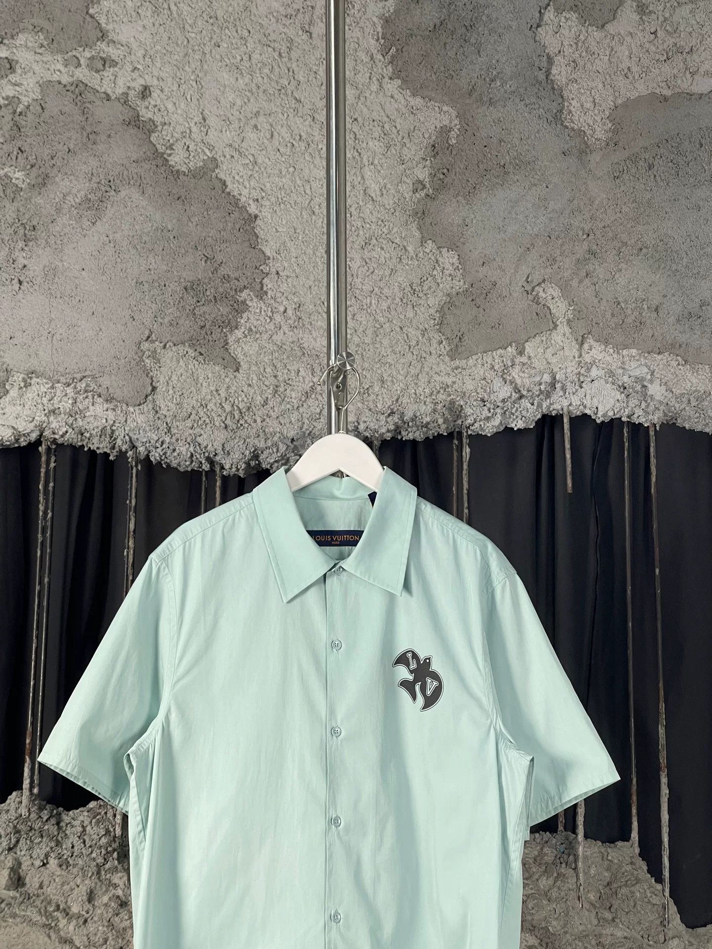Louis Vuitton Louis Vuitton Logo Print Shirt Size XS Size US XS / EU 42 / 0 - 4 Thumbnail