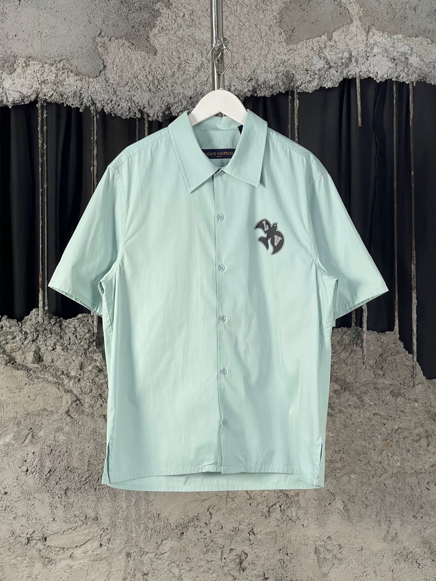 Louis Vuitton Louis Vuitton Logo Print Shirt Size XS Size US XS / EU 42 / 0 - 2 Thumbnail