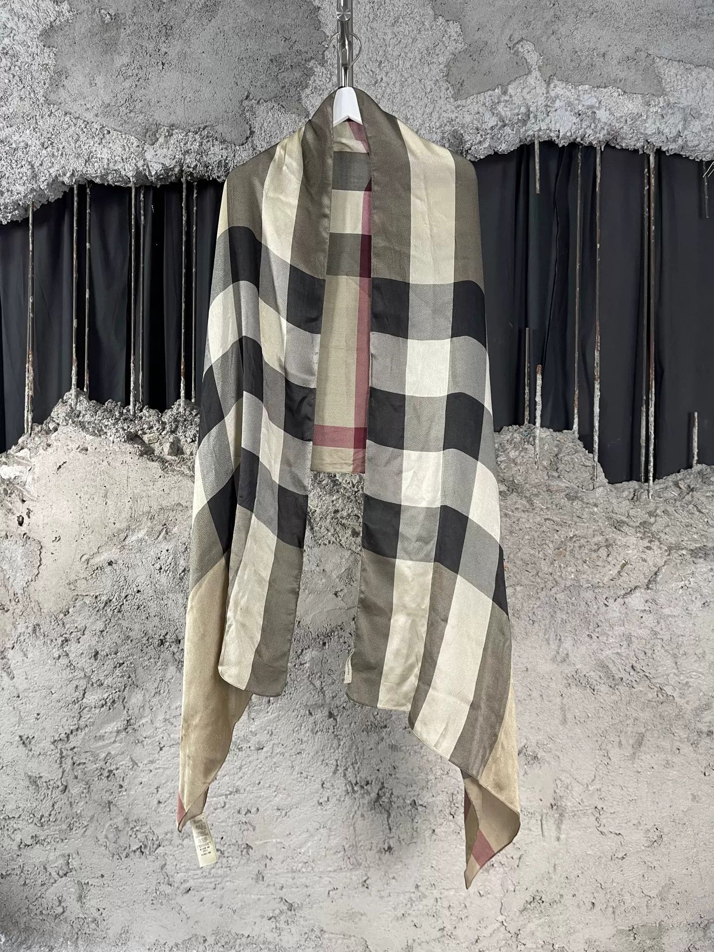 Burberry Burberry Check Silk Scarf One Size Size ONE SIZE - 2 Thumbnail