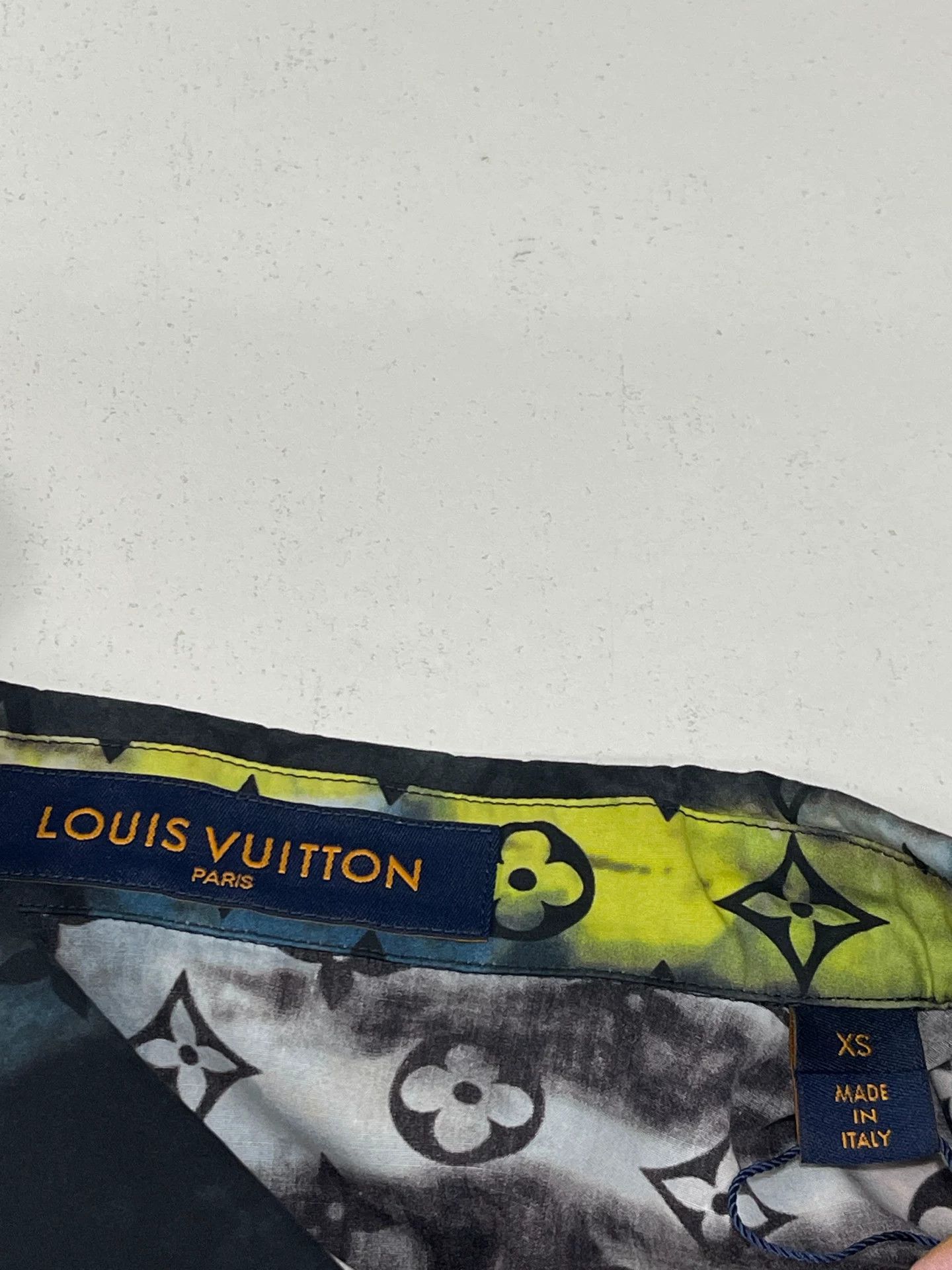 Louis Vuitton Louis Vuitton Monogram Tie-Dye Shirt Size XS Size US XS / EU 42 / 0 - 6 Thumbnail