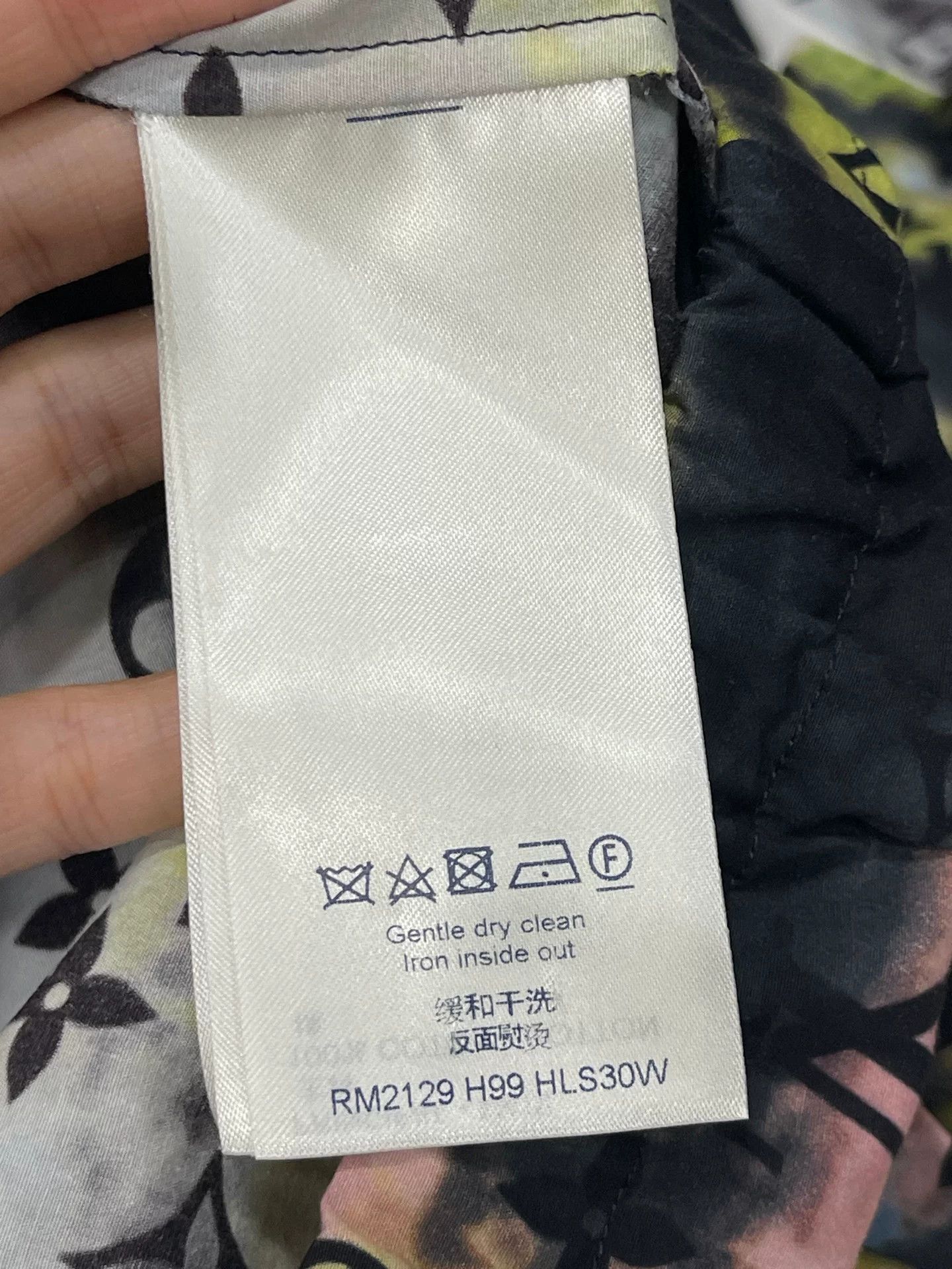 Louis Vuitton Louis Vuitton Monogram Tie-Dye Shirt Size XS Size US XS / EU 42 / 0 - 7 Thumbnail