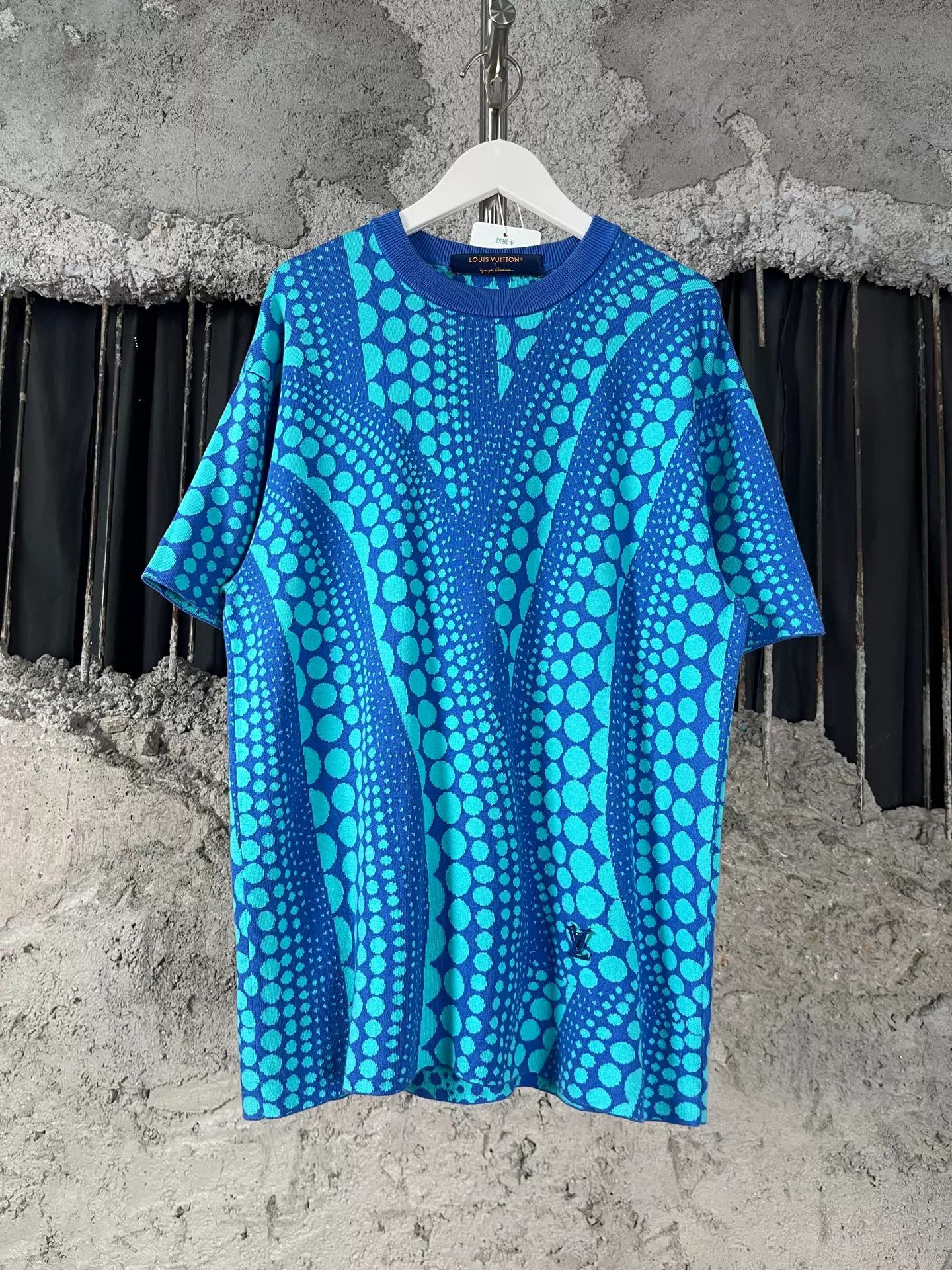 Louis Vuitton Louis Vuitton x Yayoi Kusama Polka Dot Knit T-Shirt M Size US M / EU 48-50 / 2 - 2 Thumbnail