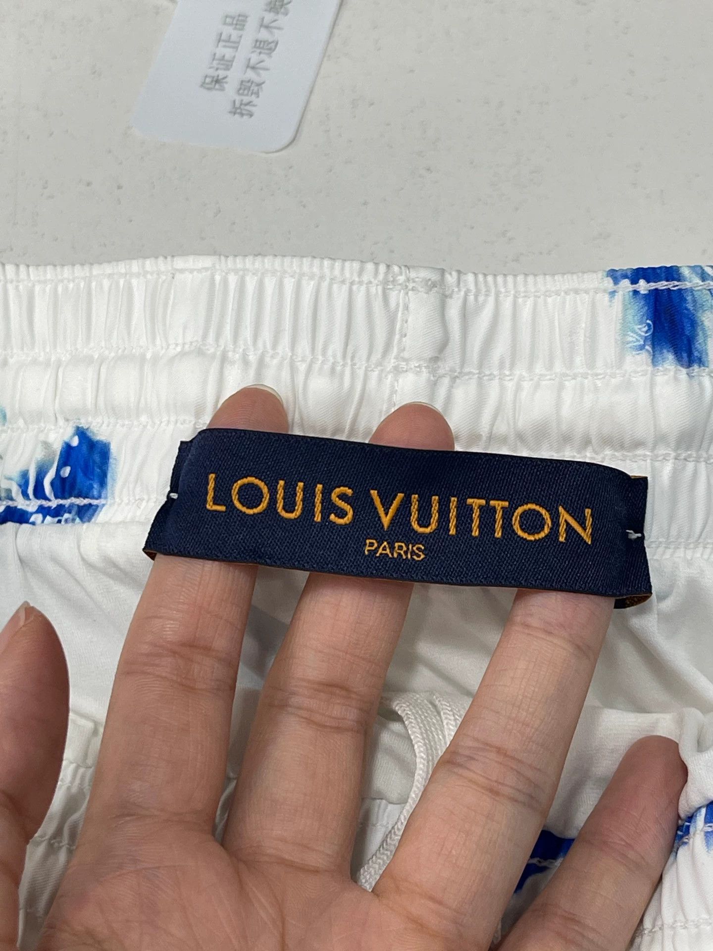 Louis Vuitton Louis Vuitton Bandana Print Shorts Size XS Size US 28 / EU 44 - 7 Thumbnail
