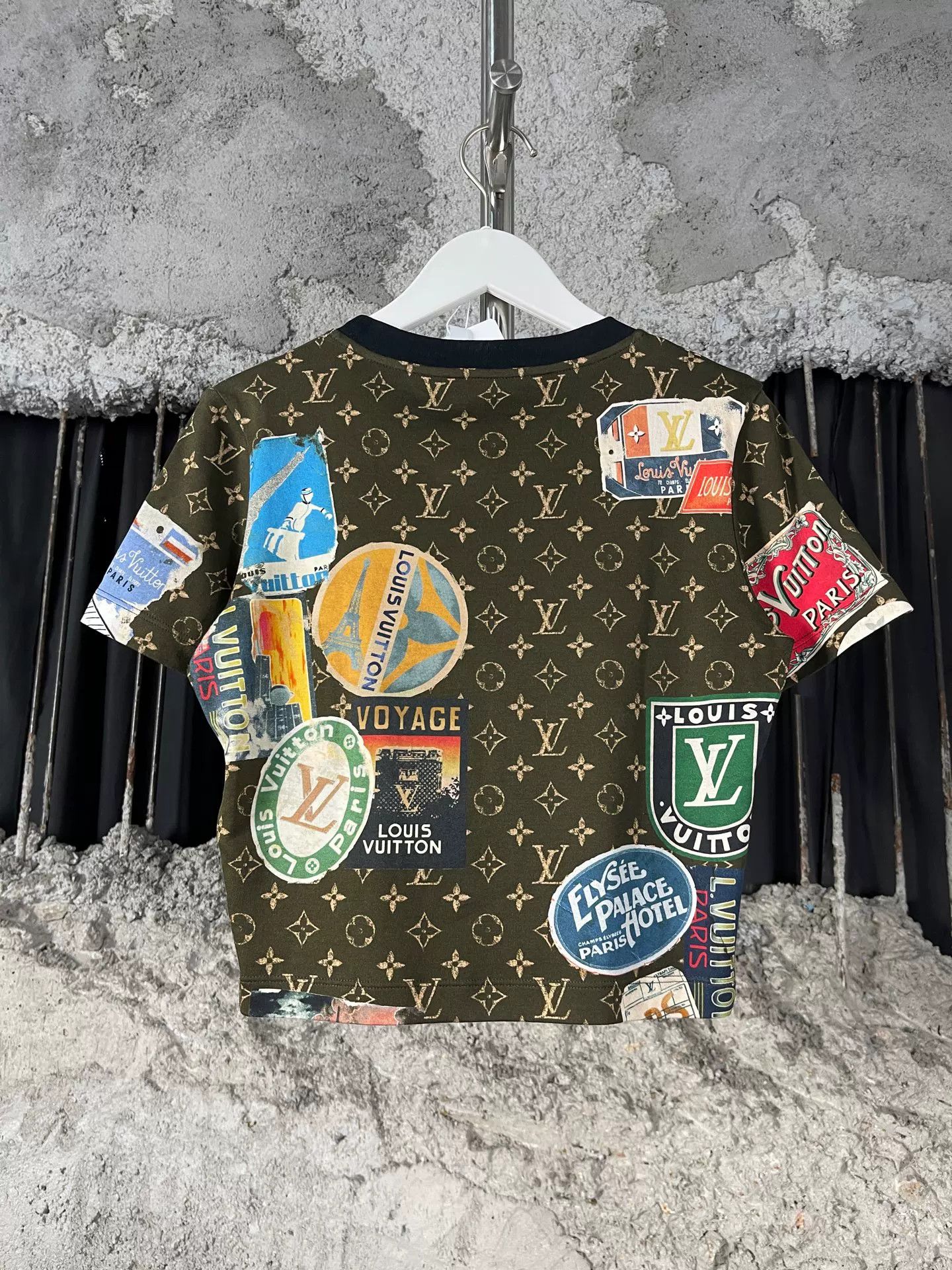 Louis Vuitton Louis Vuitton Monogram Chain T-Shirt XS Size XS / US 0-2 / IT 36-38 - 3 Thumbnail