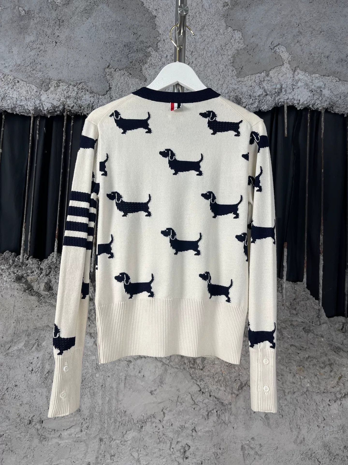 Thom Browne Thom Browne Dachshund Cardigan Size 0 Size US XS / EU 42 / 0 - 3 Thumbnail