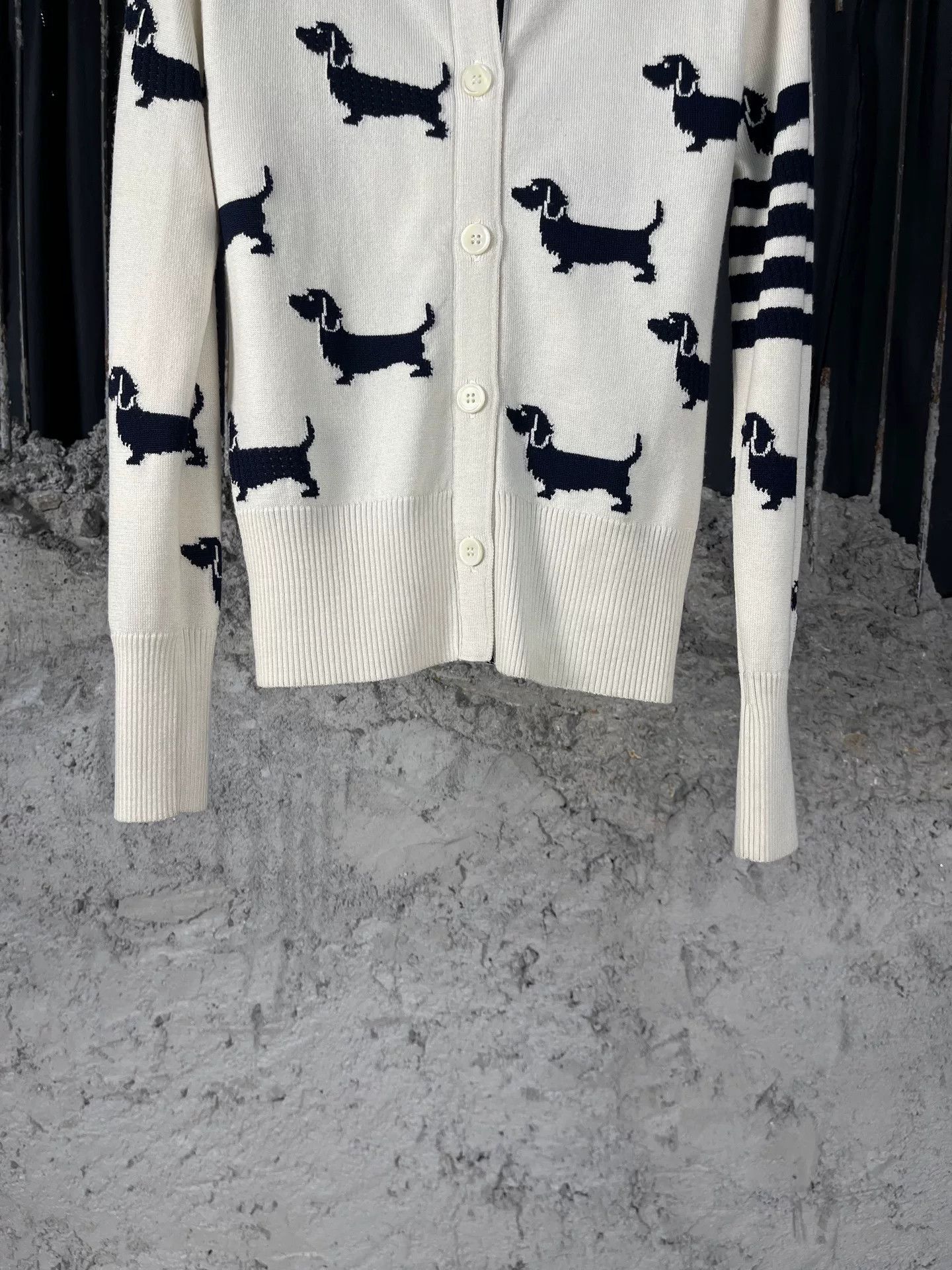 Thom Browne Thom Browne Dachshund Cardigan Size 0 Size US XS / EU 42 / 0 - 5 Thumbnail
