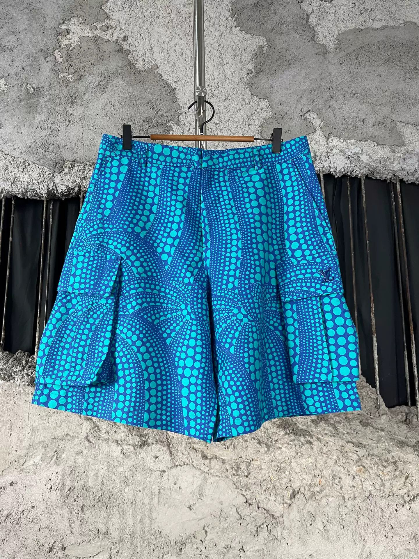 Louis Vuitton Louis Vuitton x Yayoi Kusama Polka Dot Shorts Size M Size US 32 / EU 48 - 2 Thumbnail