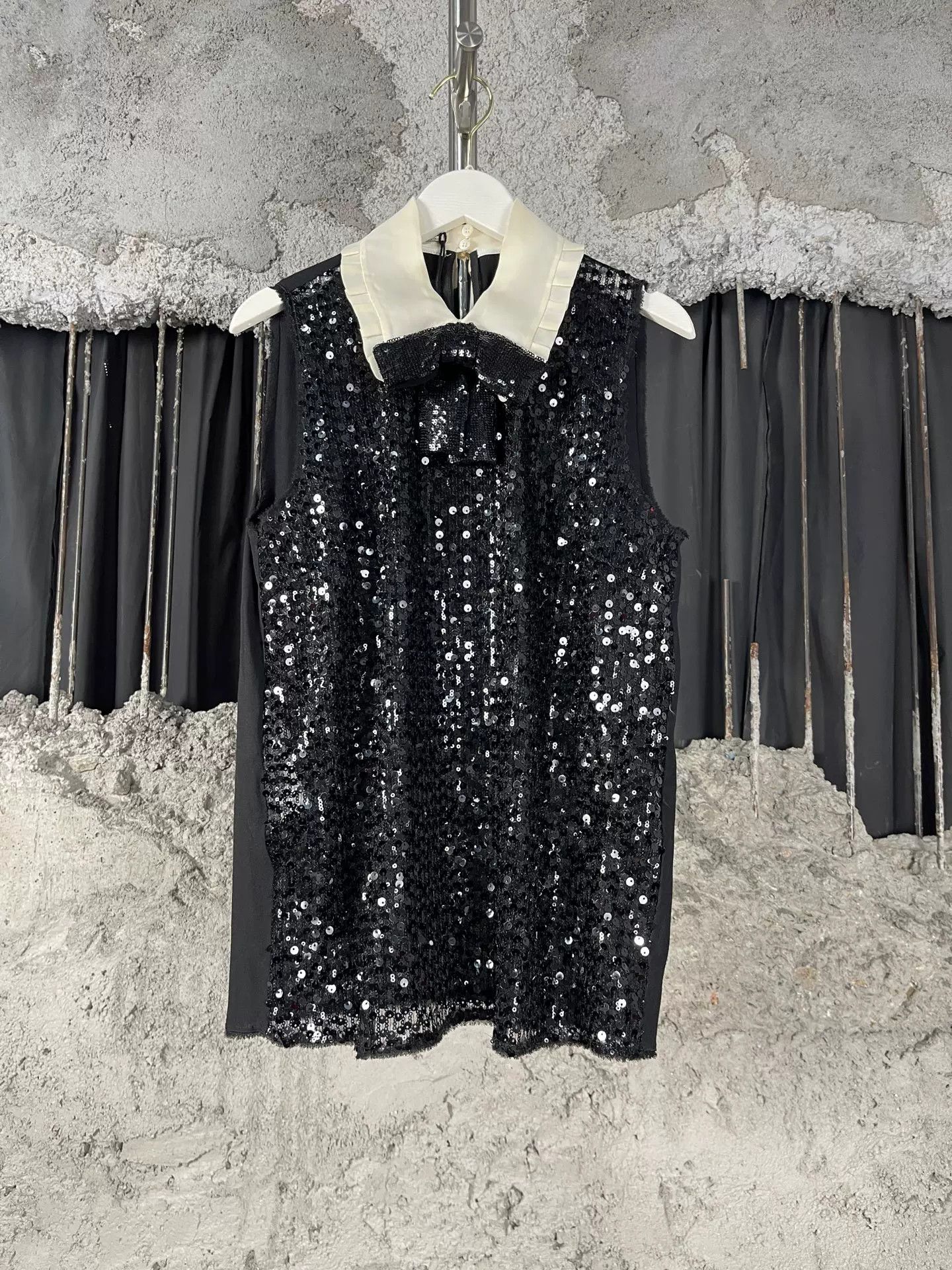 Miu Miu Miu Miu Sequin Sleeveless Blouse Size 36 Size XS / US 0-2 / IT 36-38 - 2 Thumbnail