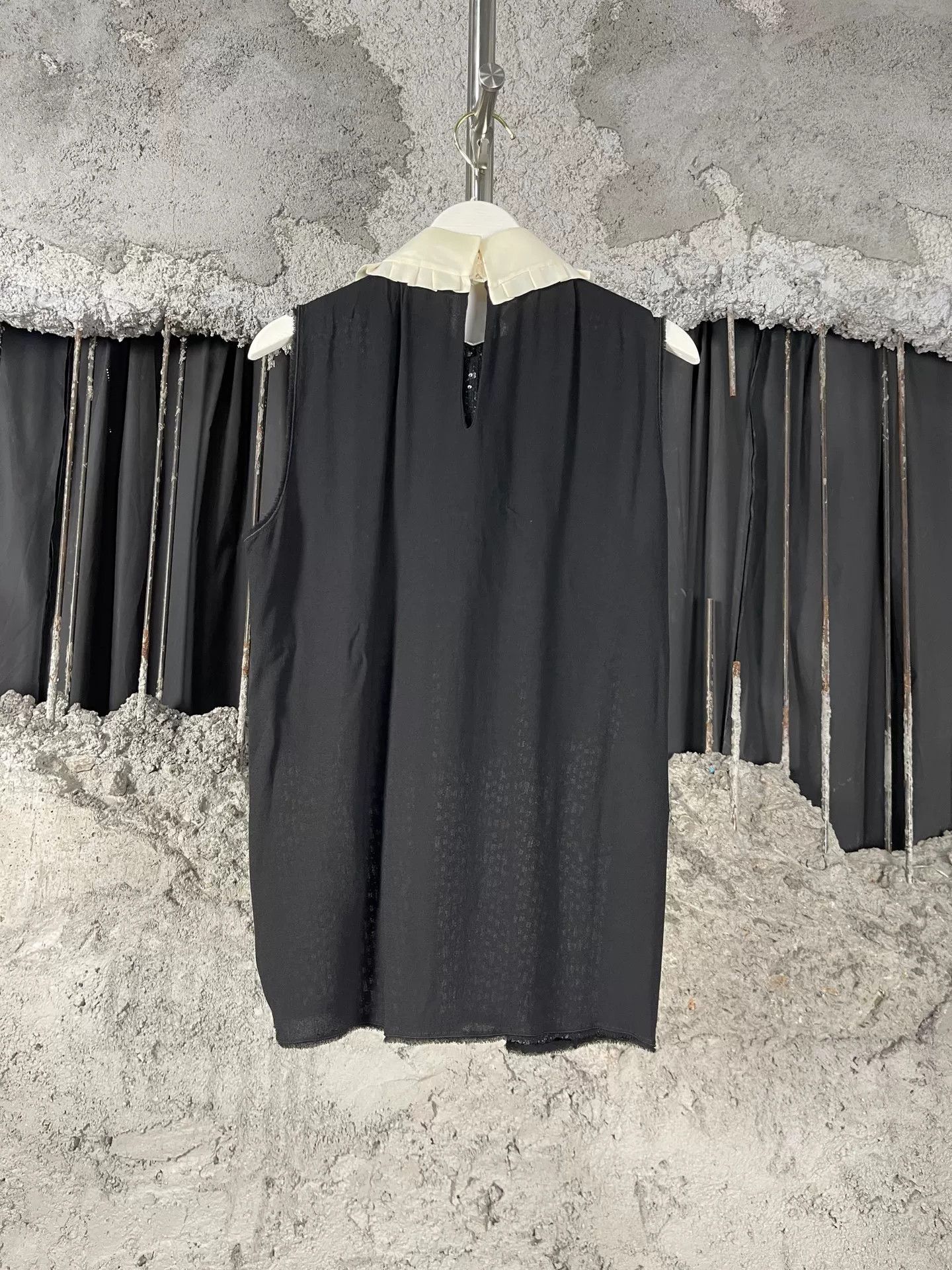 Miu Miu Miu Miu Sequin Sleeveless Blouse Size 36 Size XS / US 0-2 / IT 36-38 - 3 Thumbnail