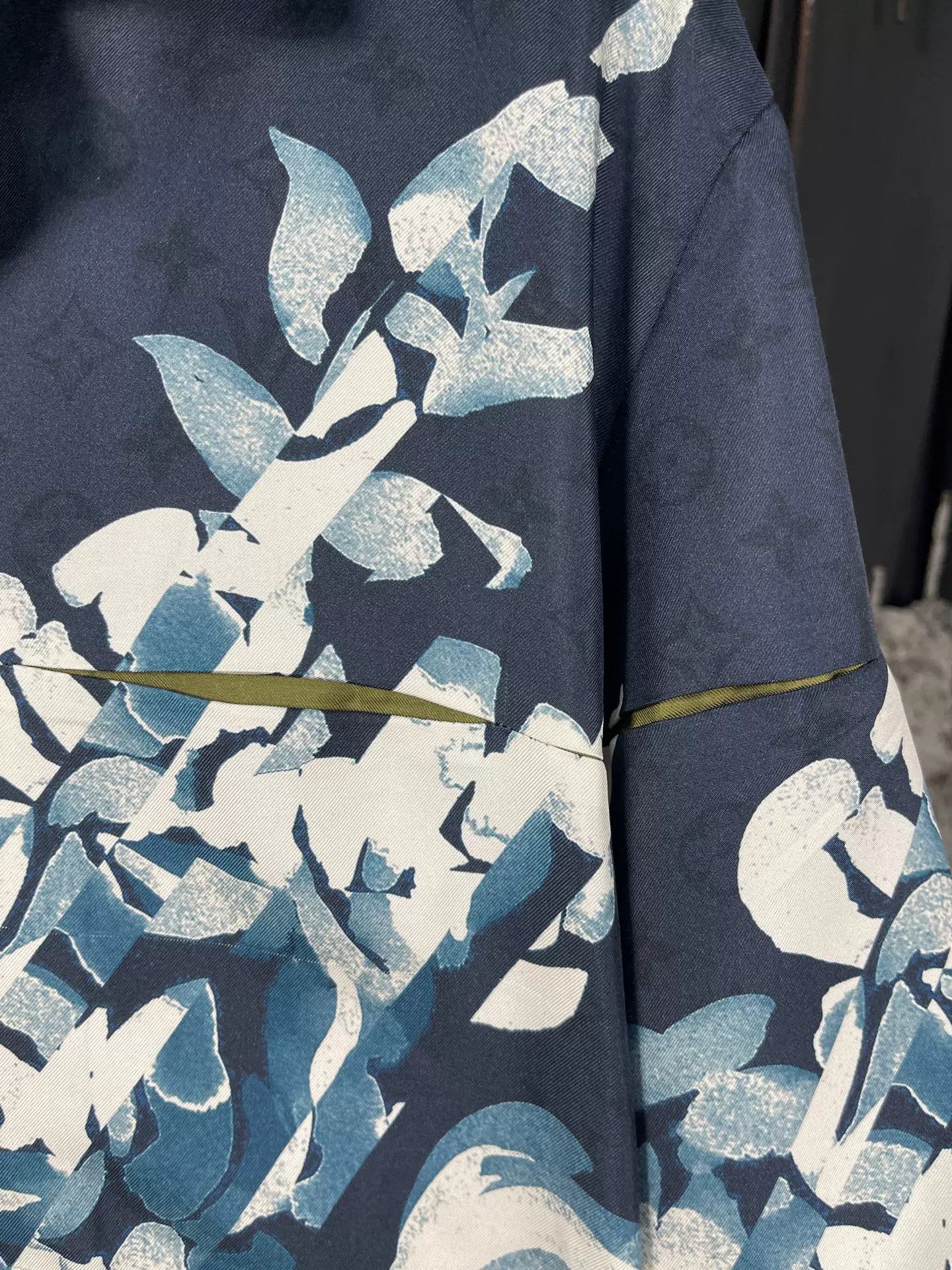 Louis Vuitton Louis Vuitton Monogram Floral Button Up Shirt XS Size US XS / EU 42 / 0 - 6 Thumbnail