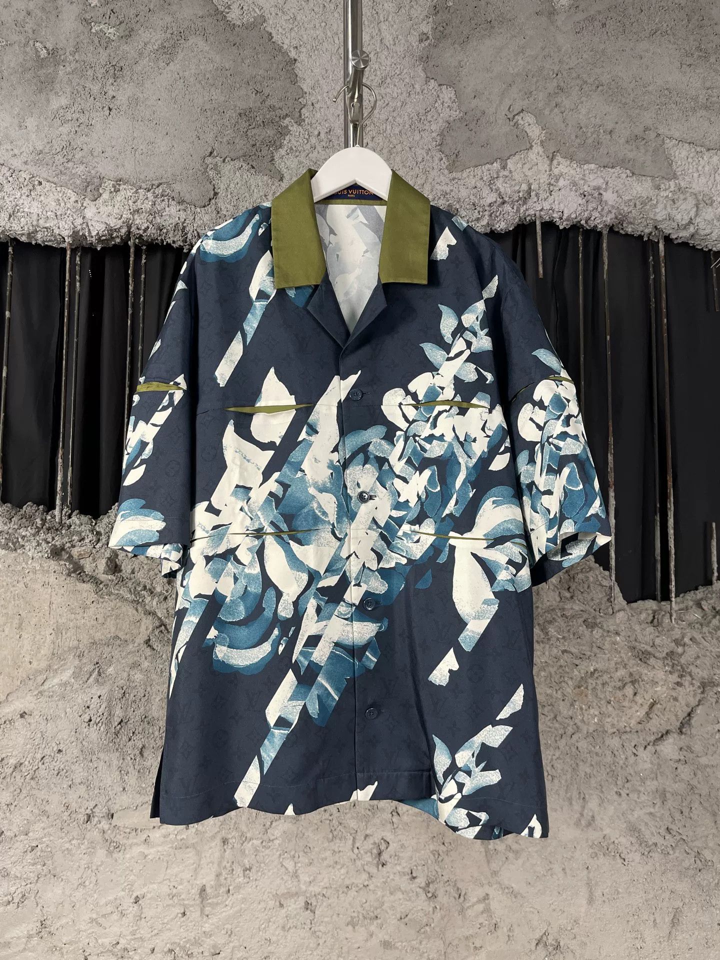 Louis Vuitton Louis Vuitton Monogram Floral Button Up Shirt XS Size US XS / EU 42 / 0 - 2 Thumbnail