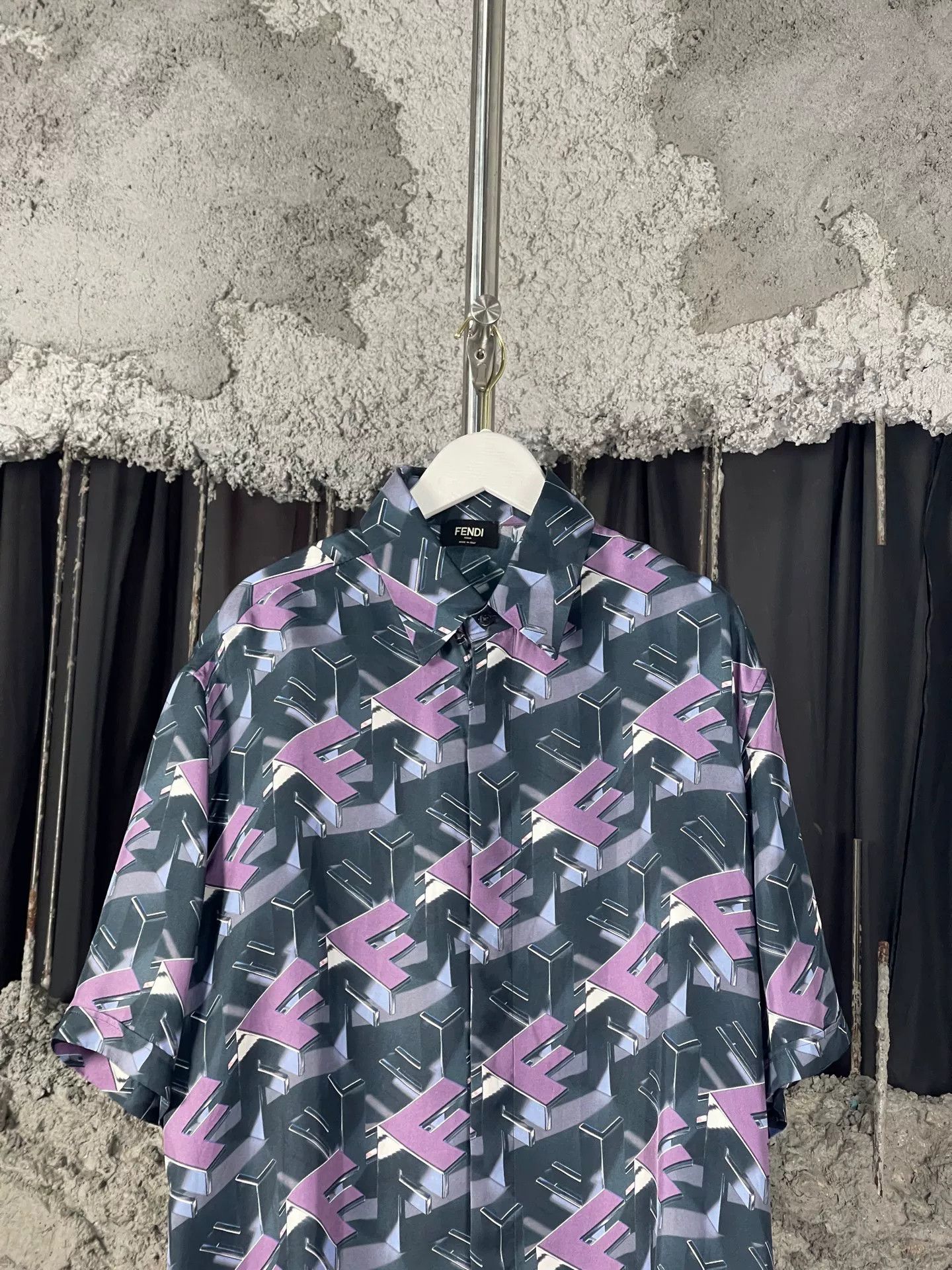 Fendi Fendi Graphic Print Short Sleeve Shirt Size S Size US S / EU 44-46 / 1 - 4 Thumbnail