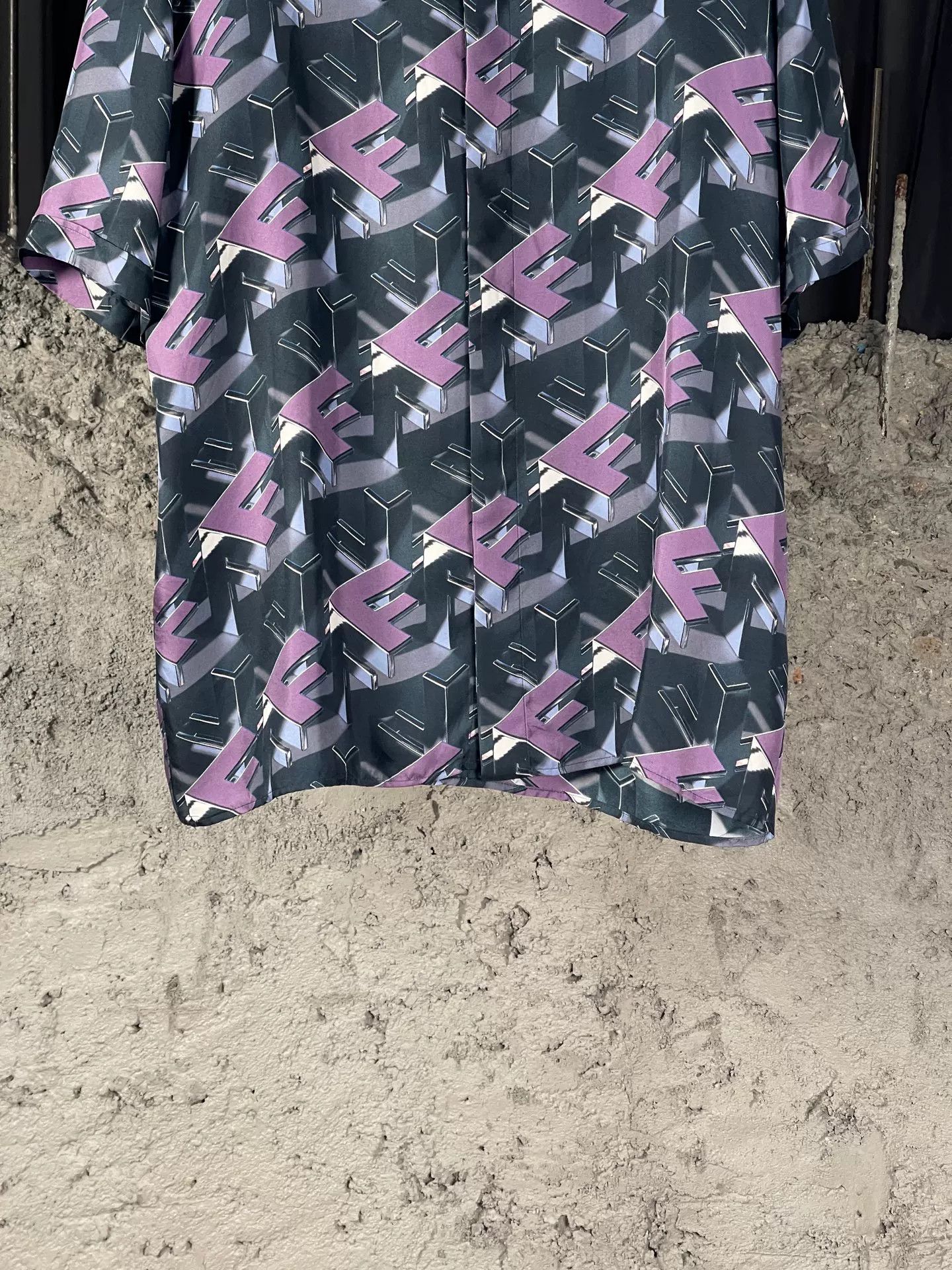 Fendi Fendi Graphic Print Short Sleeve Shirt Size S Size US S / EU 44-46 / 1 - 5 Thumbnail