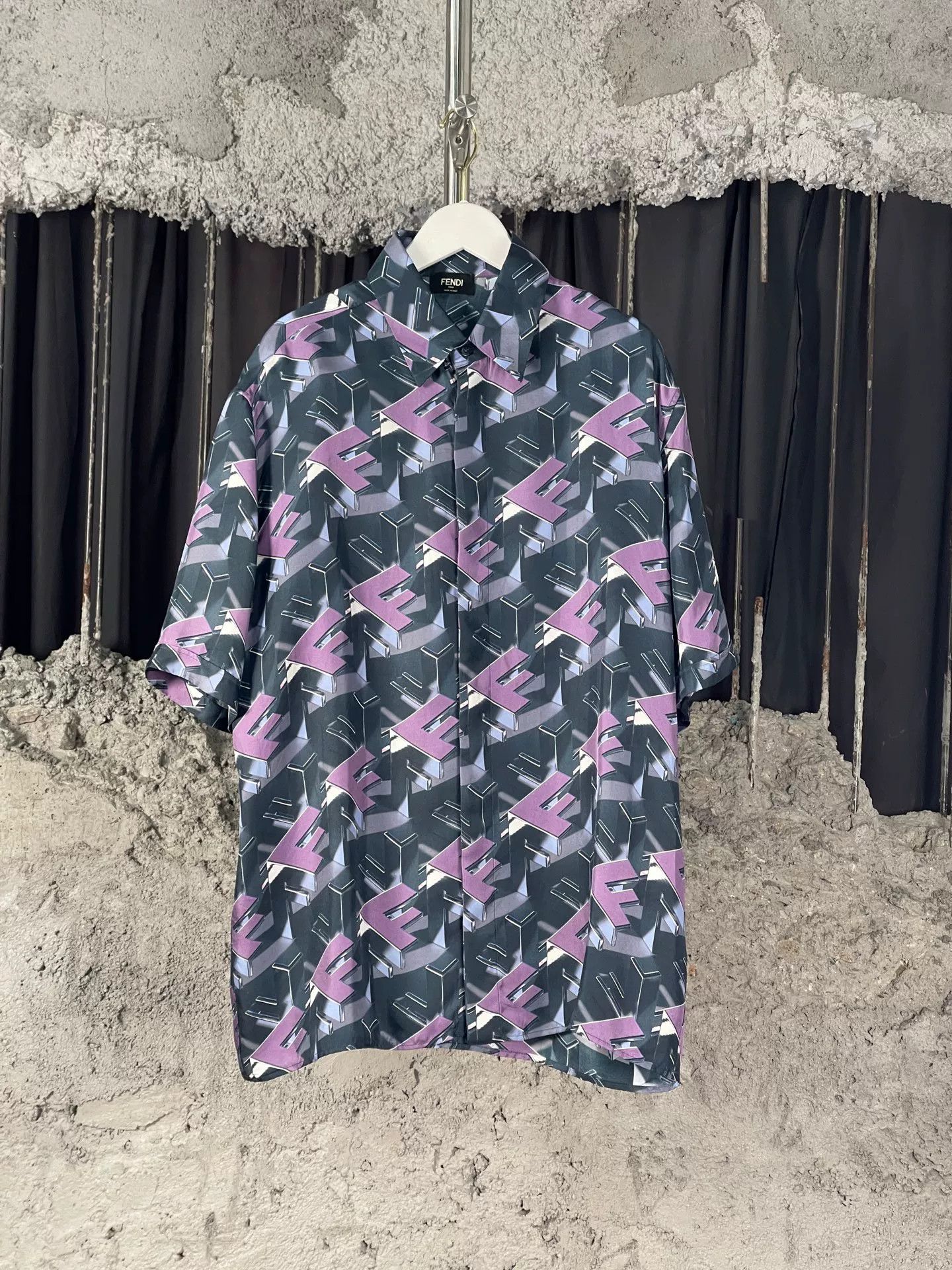 Fendi Fendi Graphic Print Short Sleeve Shirt Size S Size US S / EU 44-46 / 1 - 2 Thumbnail