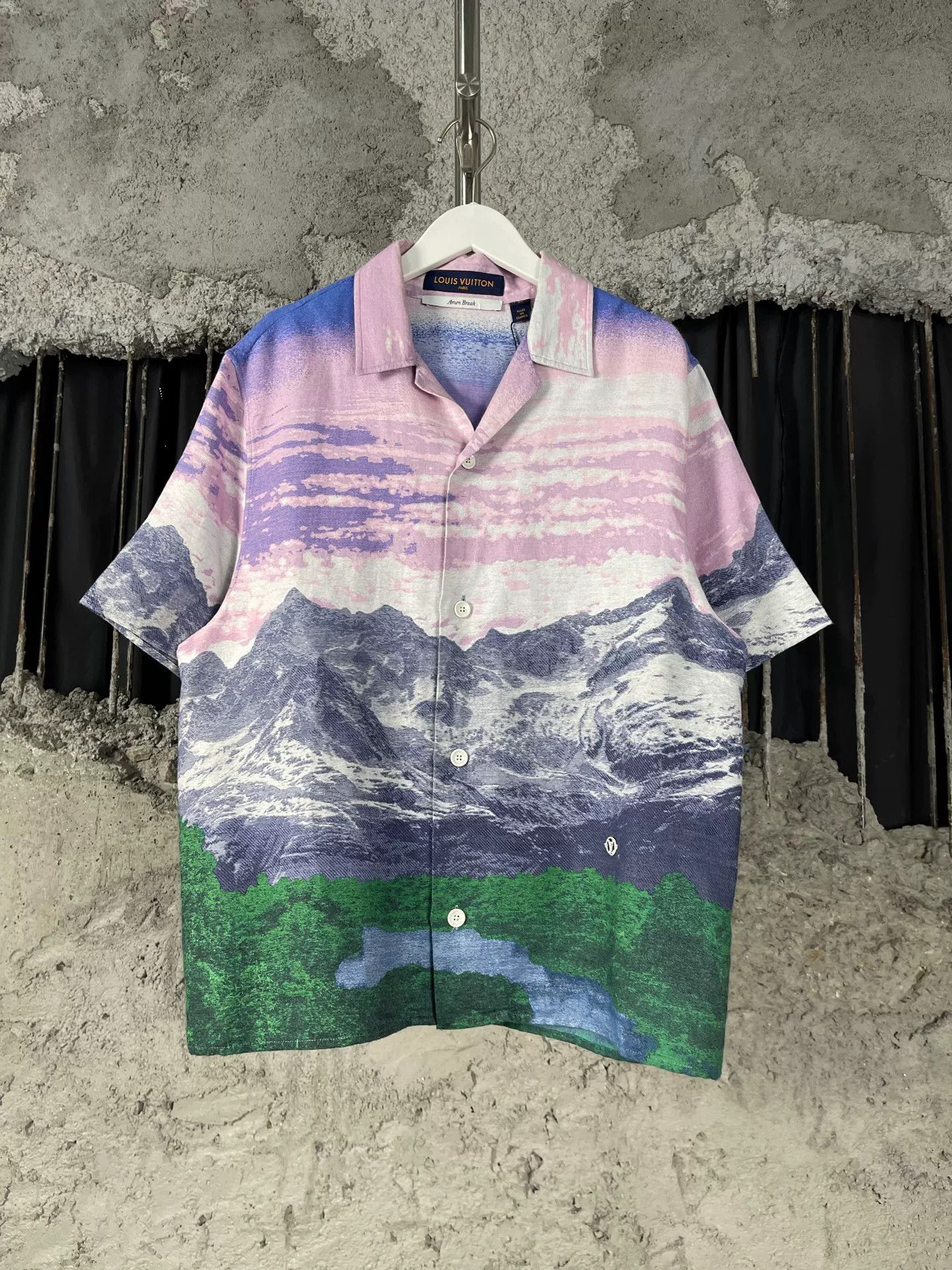 Louis Vuitton Louis Vuitton Amen Break Landscape Shirt Size XS Size US XS / EU 42 / 0 - 2 Thumbnail