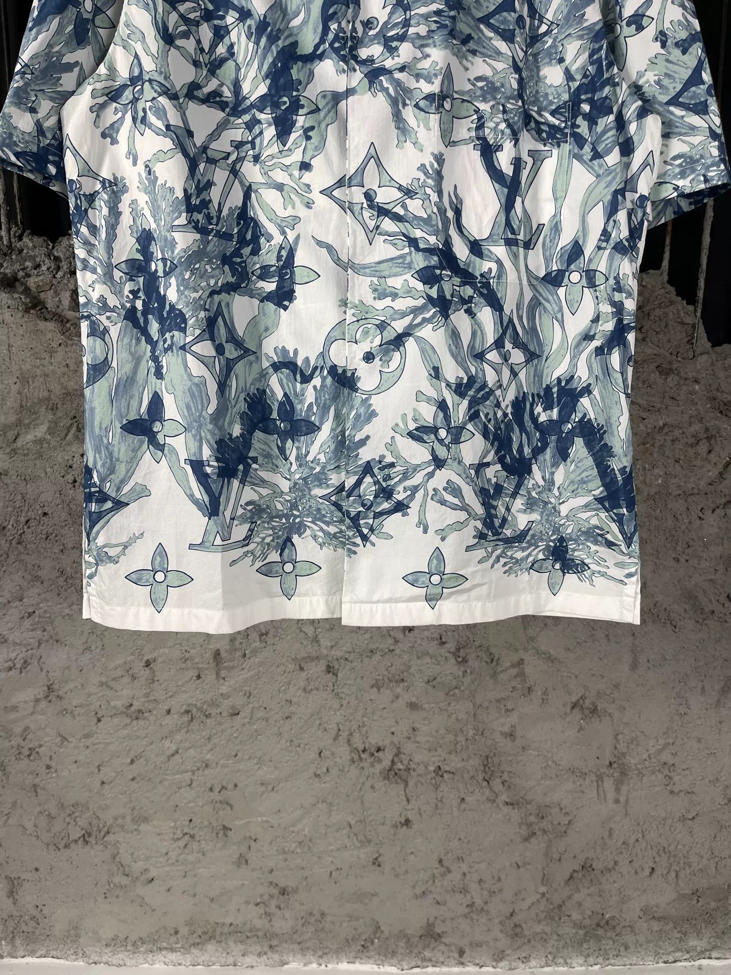 Louis Vuitton Louis Vuitton Monogram Coral Short Sleeve Shirt Size XS Size US XS / EU 42 / 0 - 5 Thumbnail
