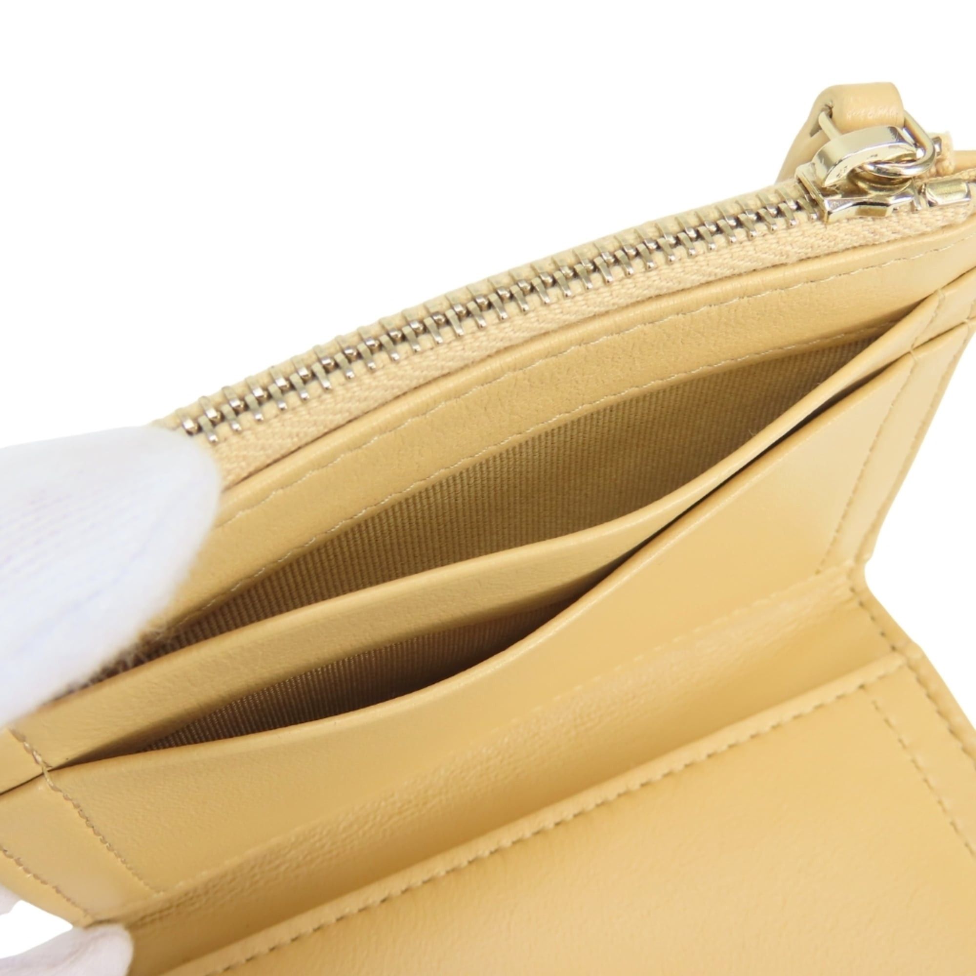 Chanel Chanel Matelassé Compact Wallet, Lambskin, Beige, Gold Hardware, Women's Wallet/Coin Case. Size ONE SIZE - 19 Thumbnail