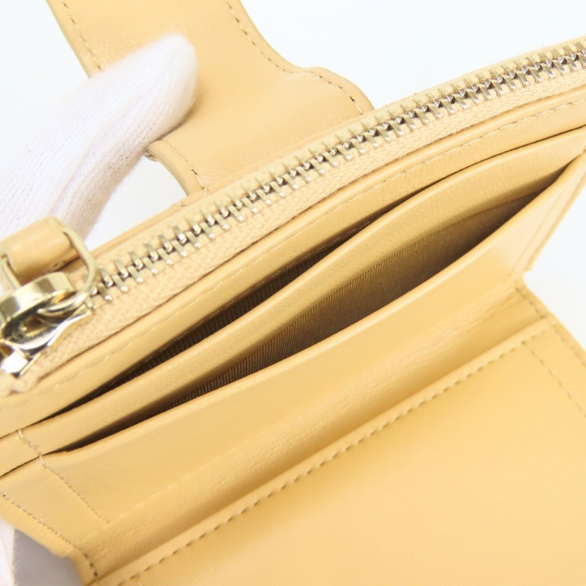Chanel Chanel Matelassé Compact Wallet, Lambskin, Beige, Gold Hardware, Women's Wallet/Coin Case. Size ONE SIZE - 17 Thumbnail