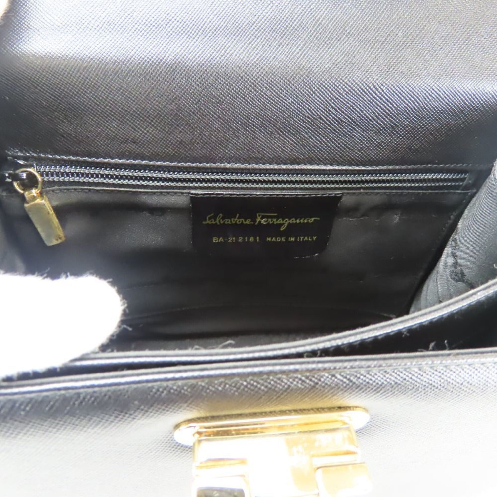Salvatore Ferragamo Salvatore Ferragamo handbag BA-21 2181 Gancini leather black gold hardware women's Size ONE SIZE - 24 Thumbnail