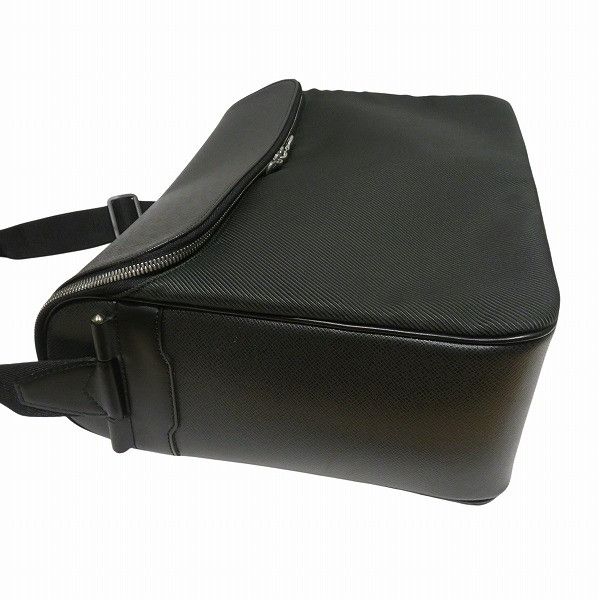 Louis Vuitton Louis Vuitton Louis Vuitton Taiga Shoulder Bag Leather Crossbody Bag M30862 DUTY FREE for USA Size ONE SIZE - 8 Thumbnail